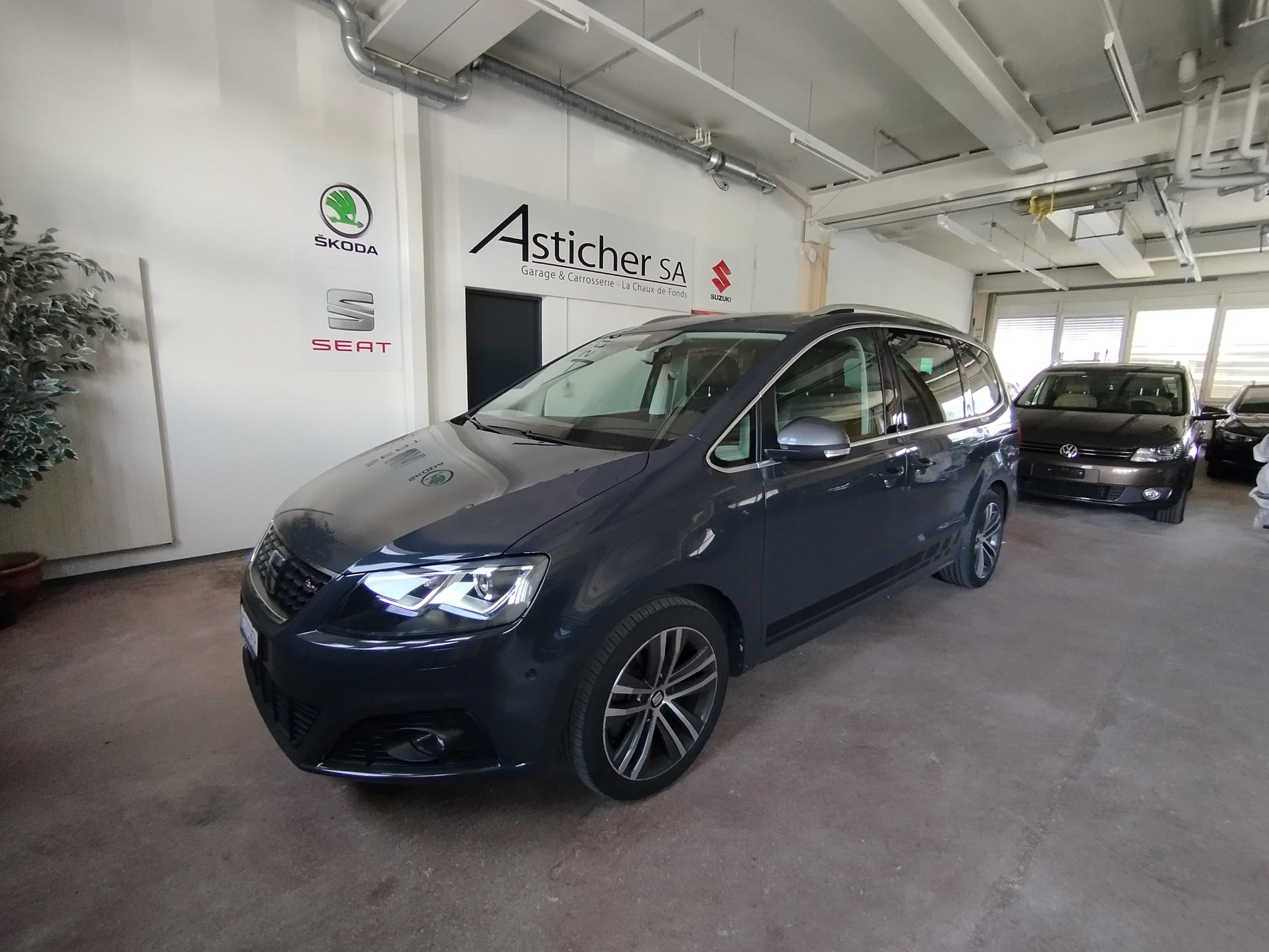 SEAT Alhambra 1.4 TSI DSG SWISS FR2