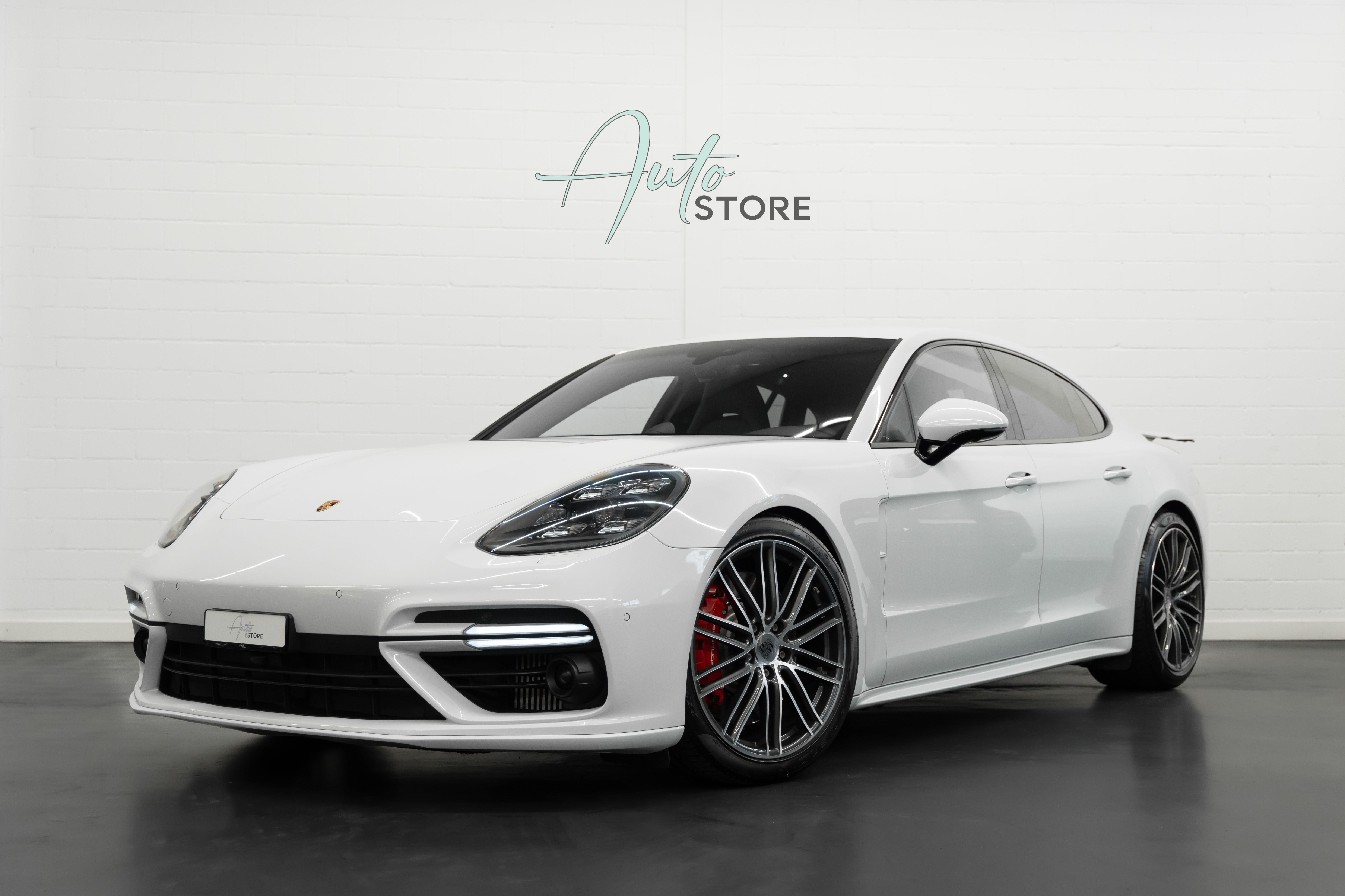 PORSCHE Panamera Turbo PDK