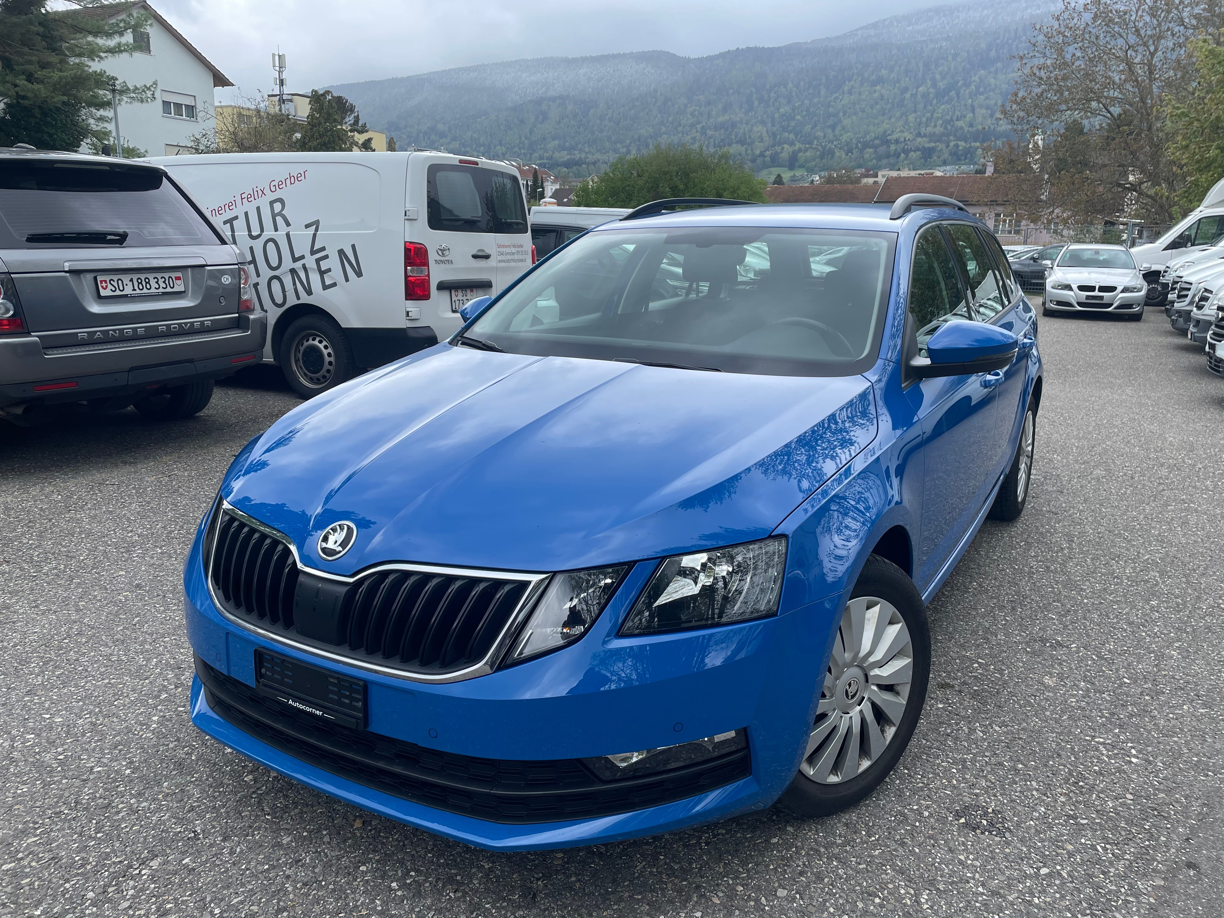 SKODA Octavia Combi 1.6 TDI Ambition ** Gr. Navi ** Klima-auto ** PDC V&H ** Tempomat **