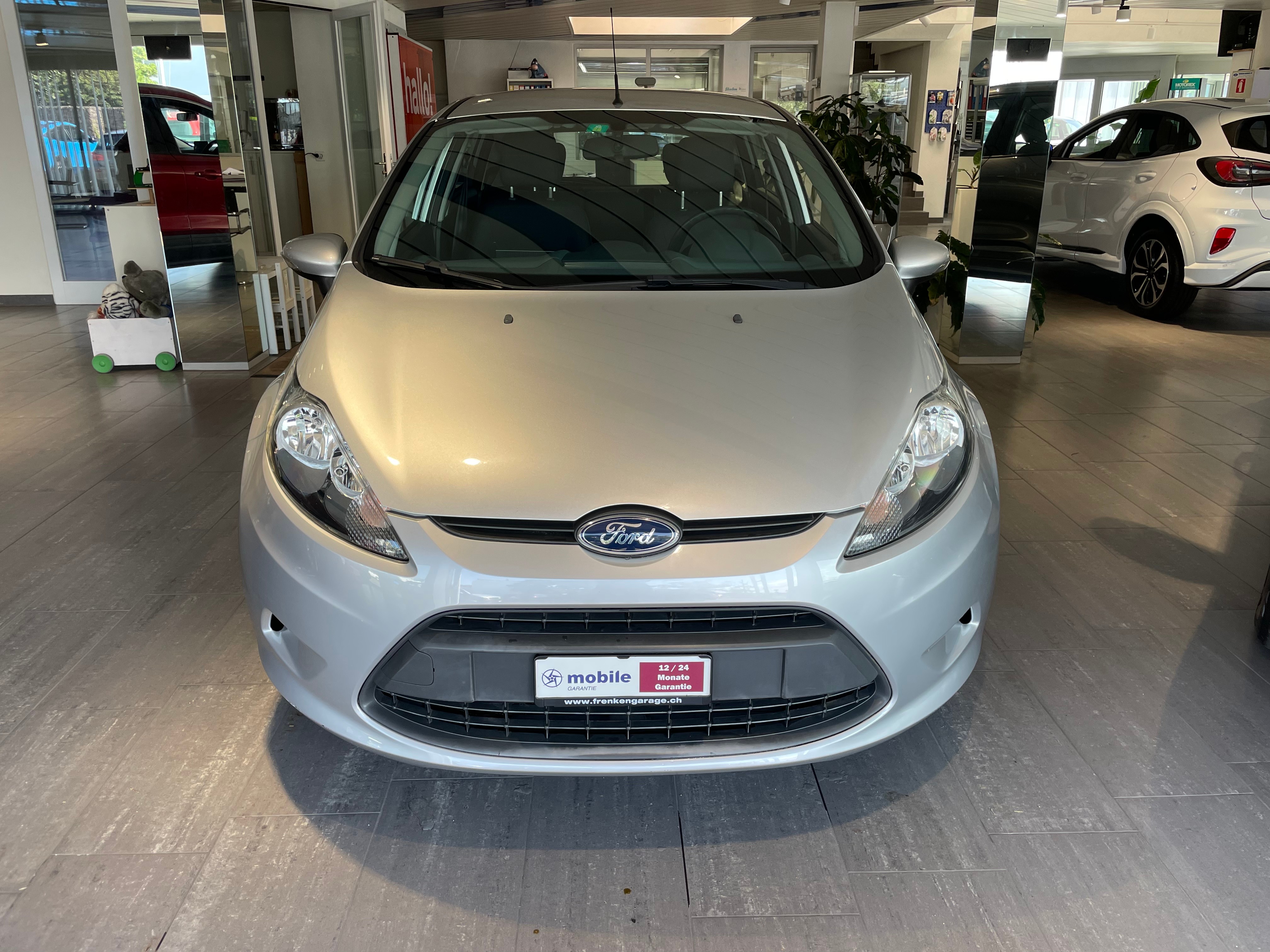 FORD Fiesta 1.4 16V Titanium Automatic