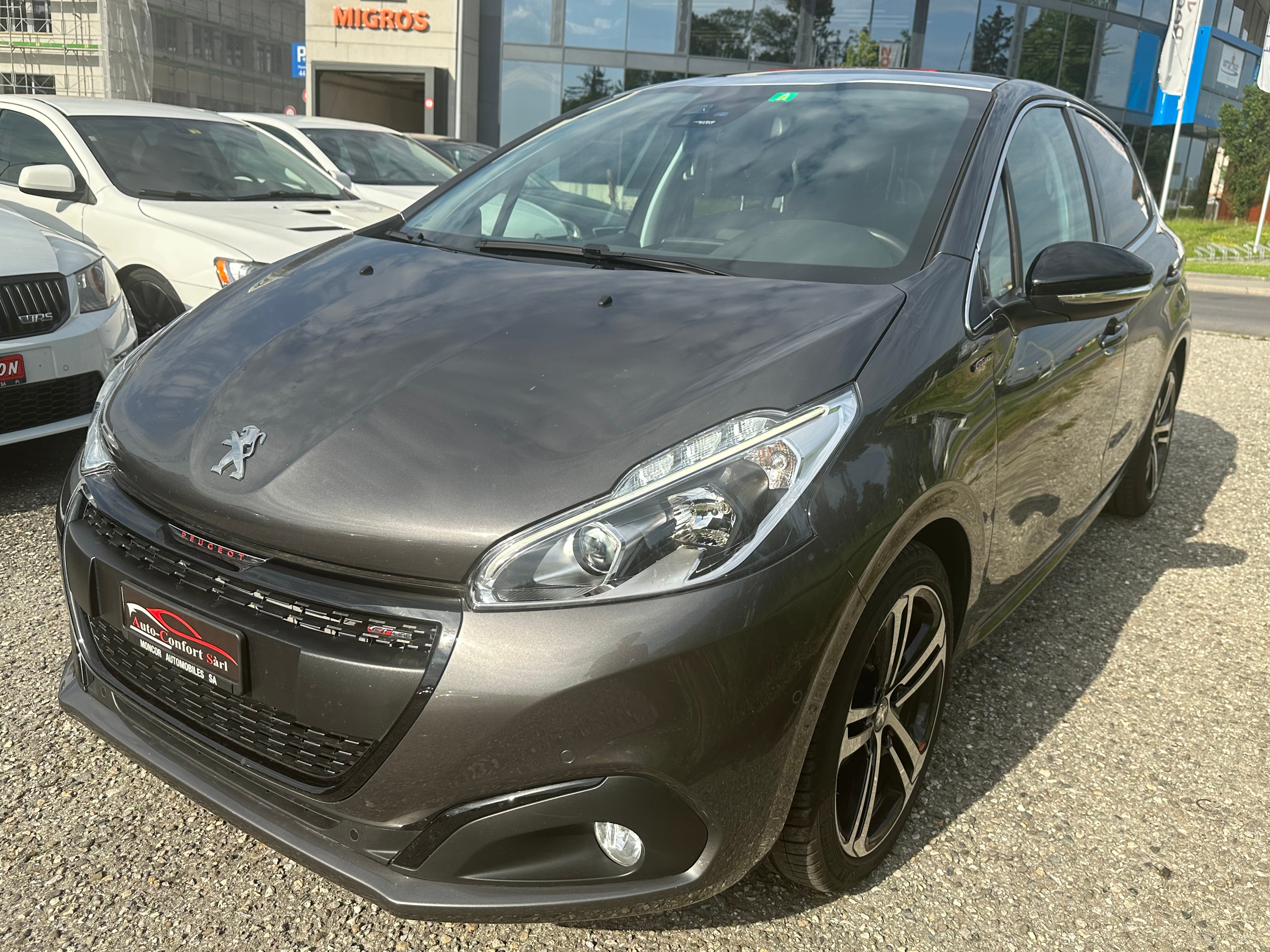 PEUGEOT 208 1.2 PureTech GT Line