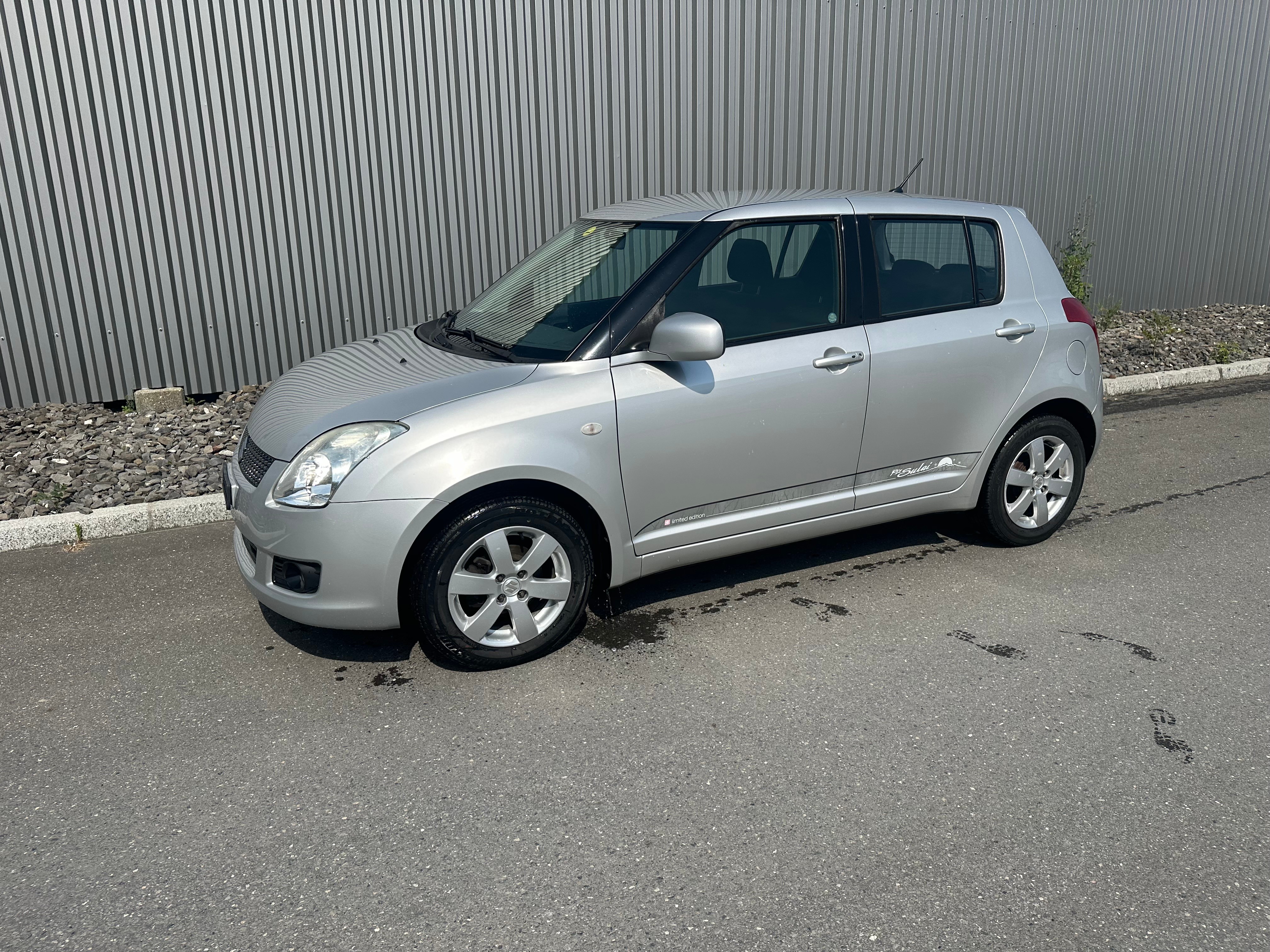 SUZUKI Swift 1.3i 16V GL Top Piz Sulai LE 4x4