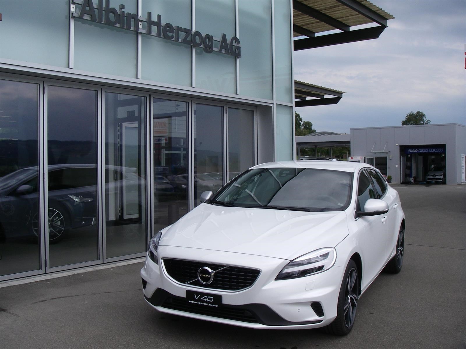 VOLVO V40 2.0 D3 Dynamic S/S