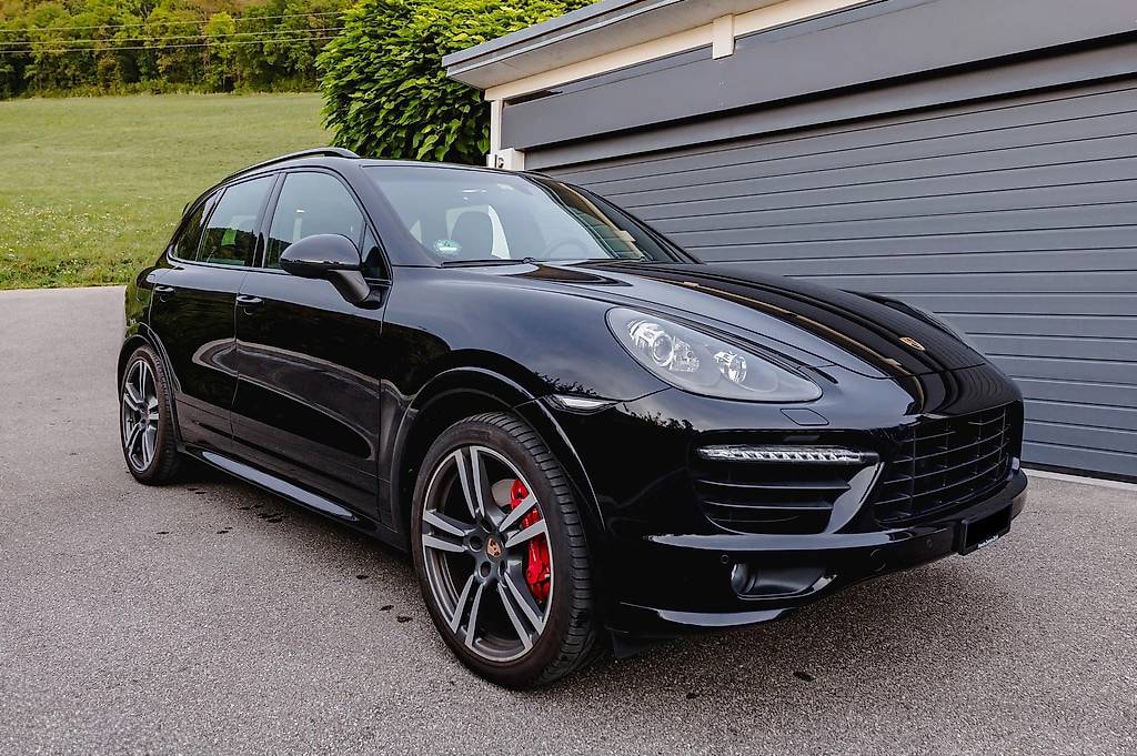 PORSCHE Cayenne GTS