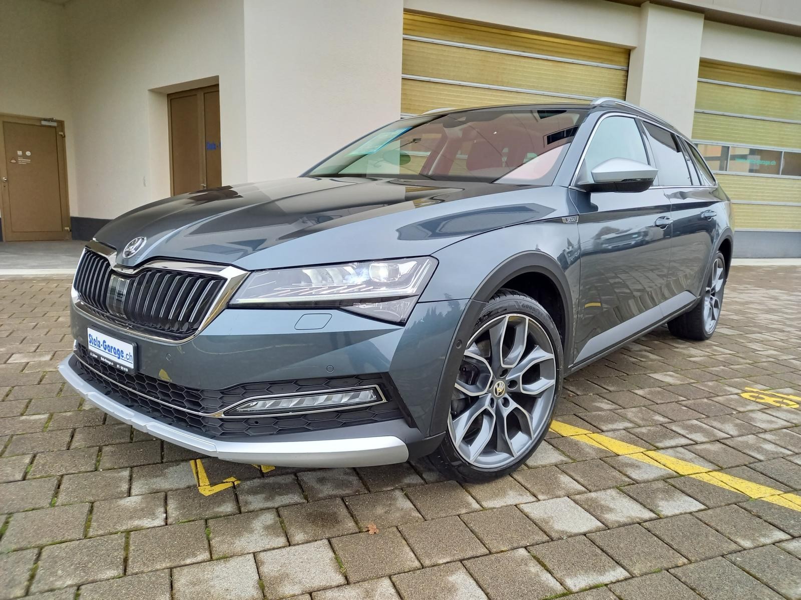 SKODA Superb 2.0 TDi Scout 4x4 DSG