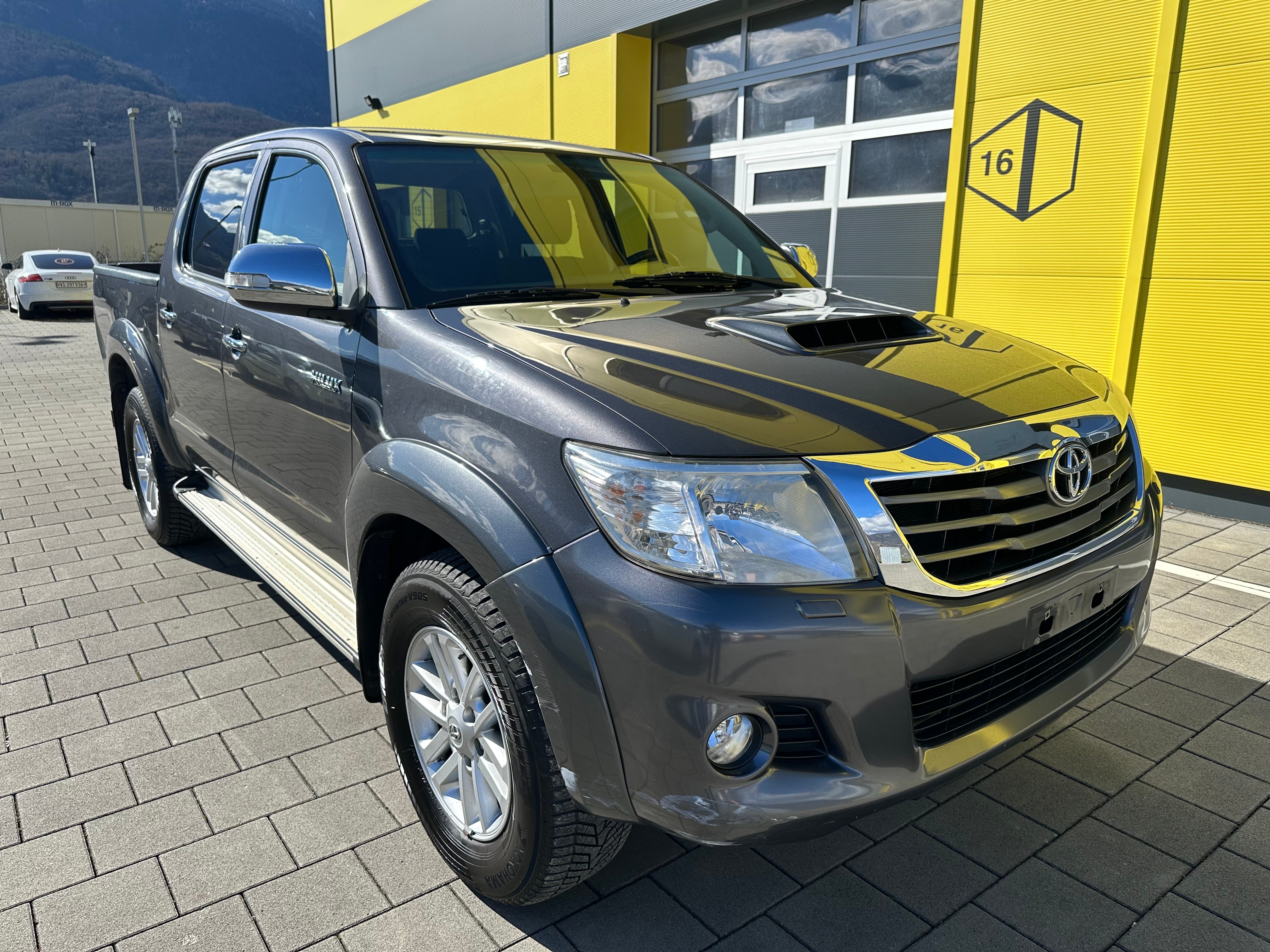 TOYOTA Hilux 3.0 DoubleCab LineaSol A