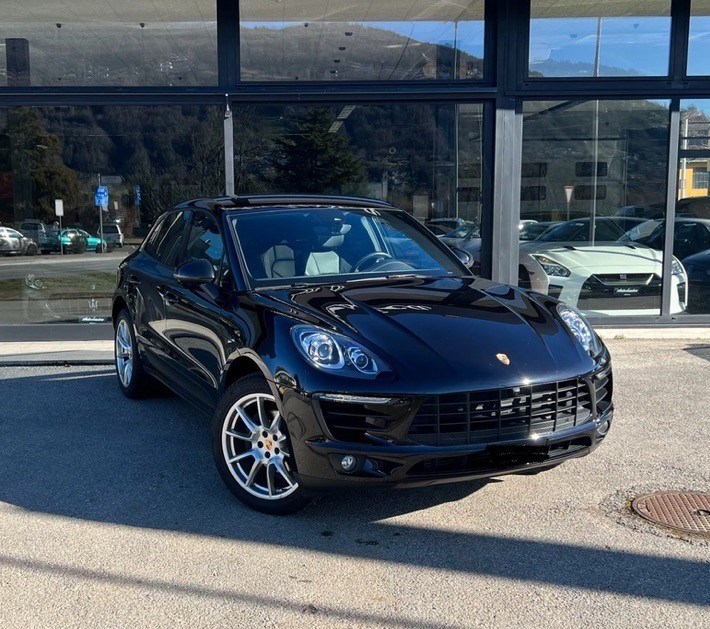 PORSCHE Macan PDK