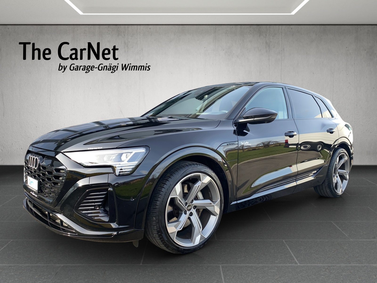 AUDI Q8 55 e-tron S line quattro