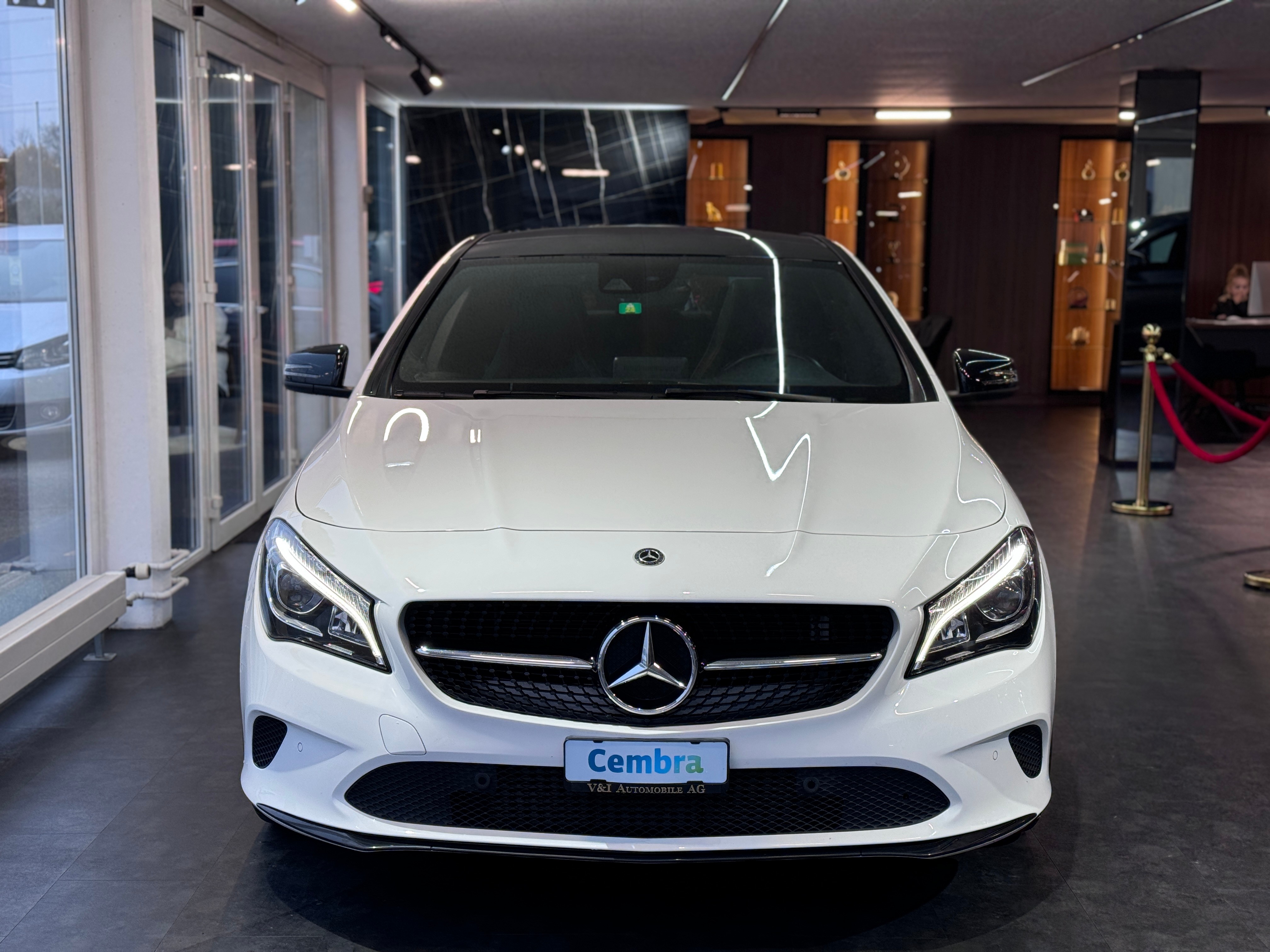 MERCEDES-BENZ CLA 200 Night Star 7G-DCT