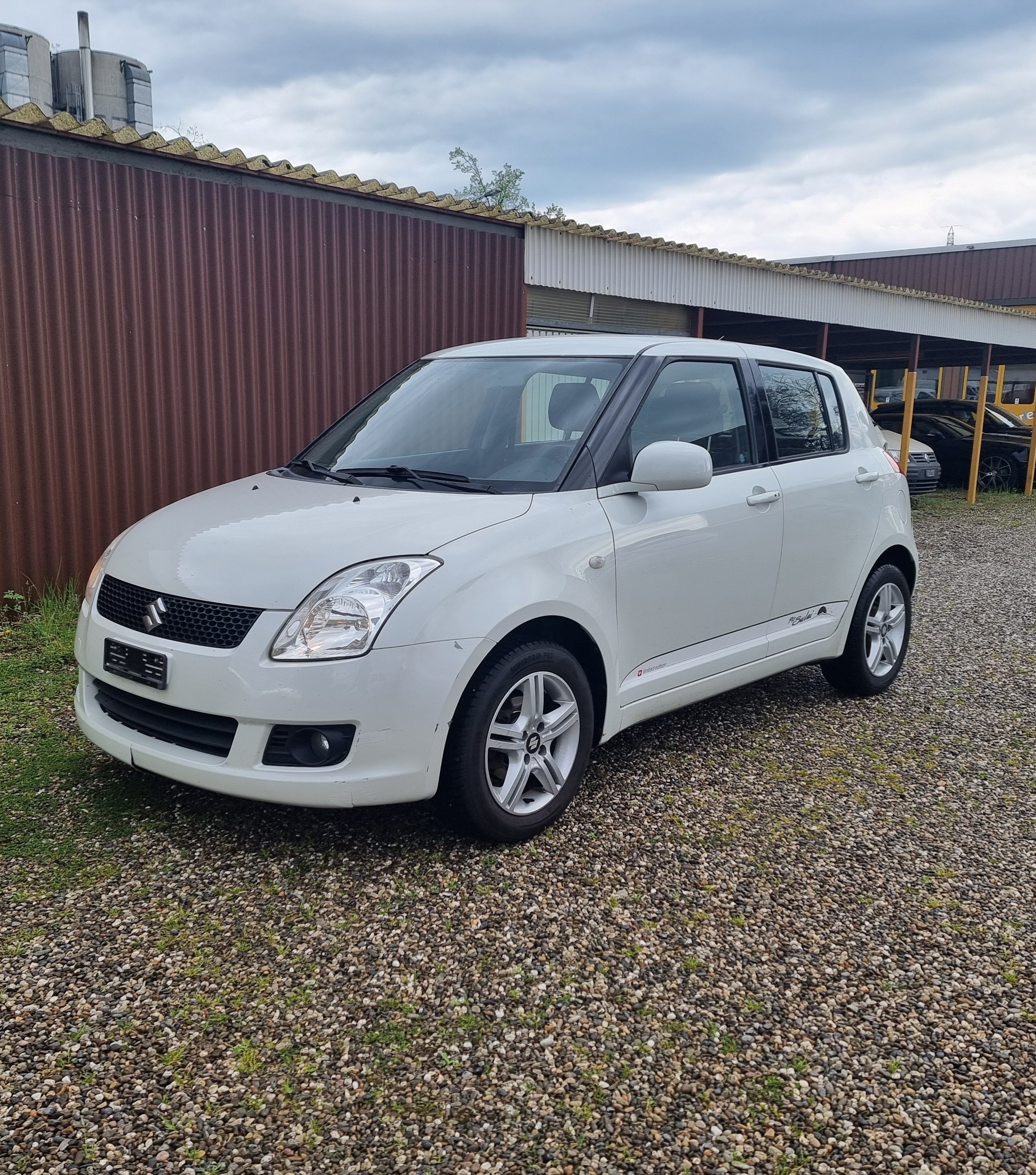 SUZUKI Swift 1.3i 16V GL Top Piz Sulai LE 4x4