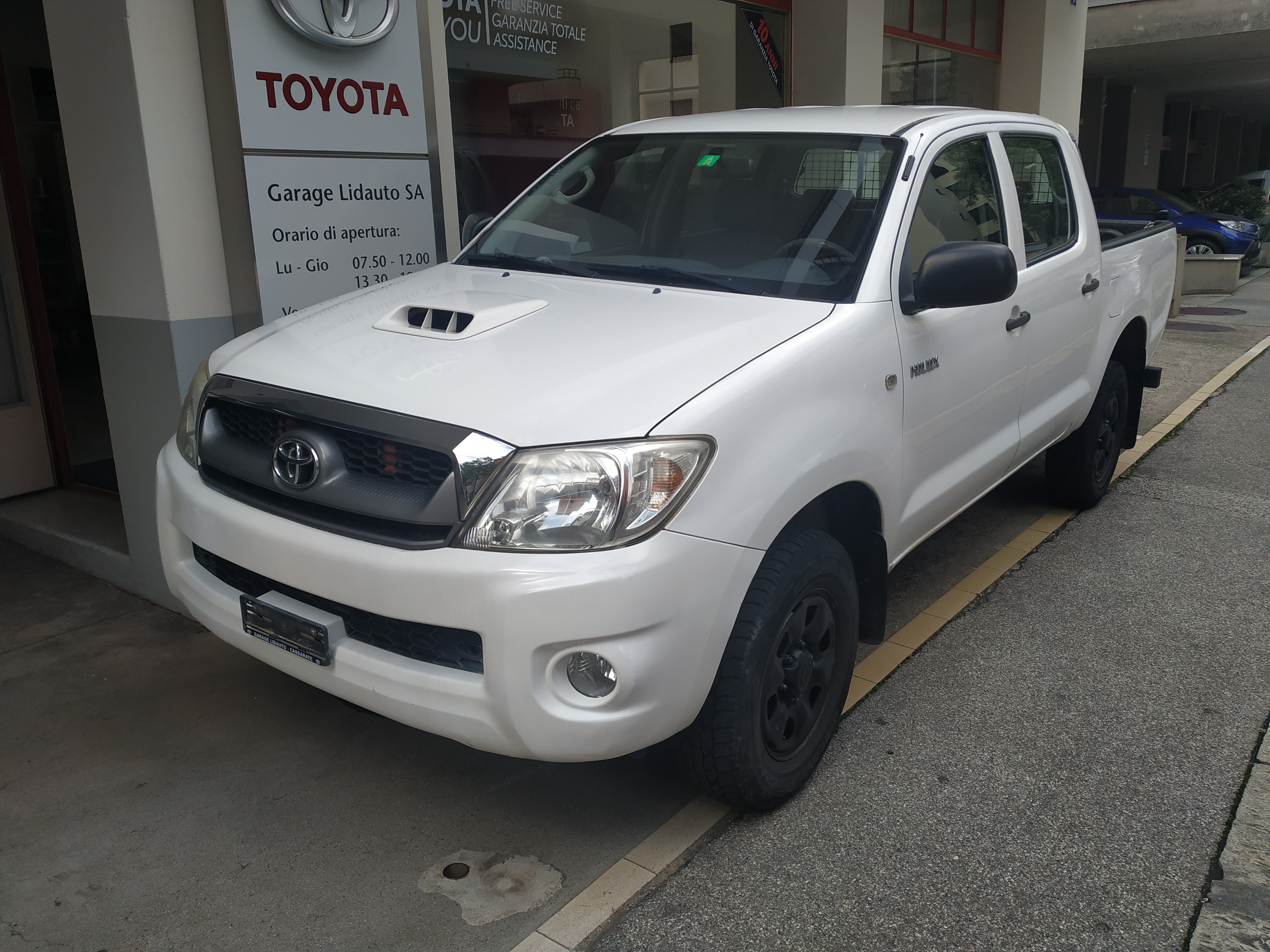 TOYOTA Hilux 4x4 DoubleCab LineaLuna