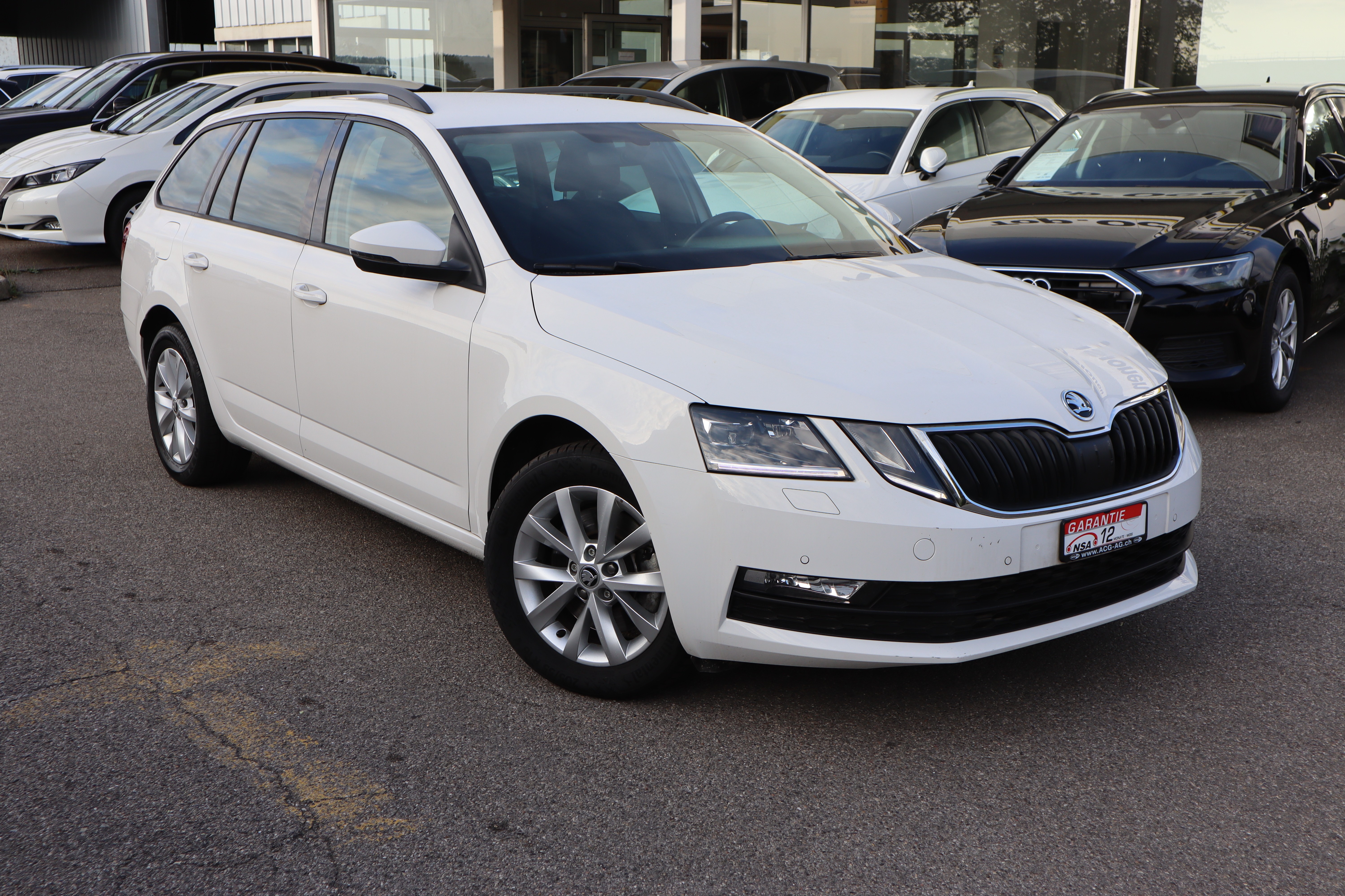 SKODA Octavia Combi 2.0 TDI Ambition 4x4 DSG ** Gr-Navigation ** PDC ** Frisch ab MFK & Service **