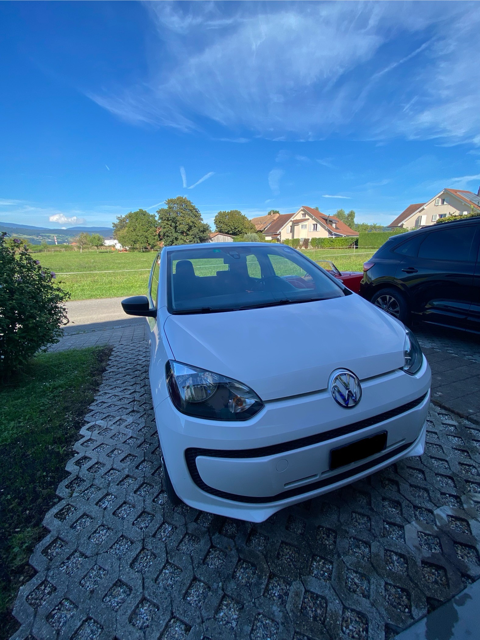 VW Up 1.0 white up