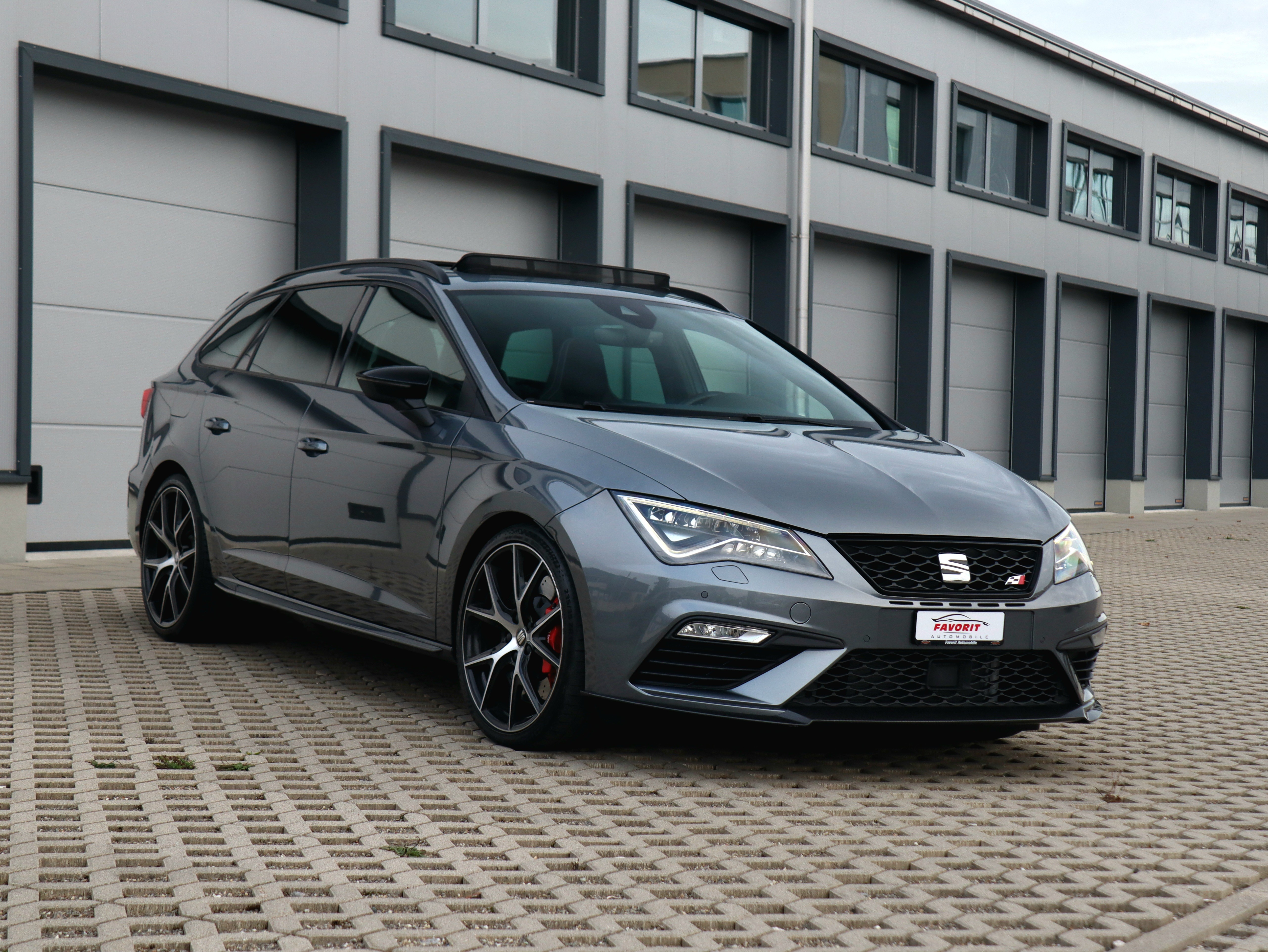 SEAT Leon ST 2.0 TSI Cupra 370 4 Drive DSG