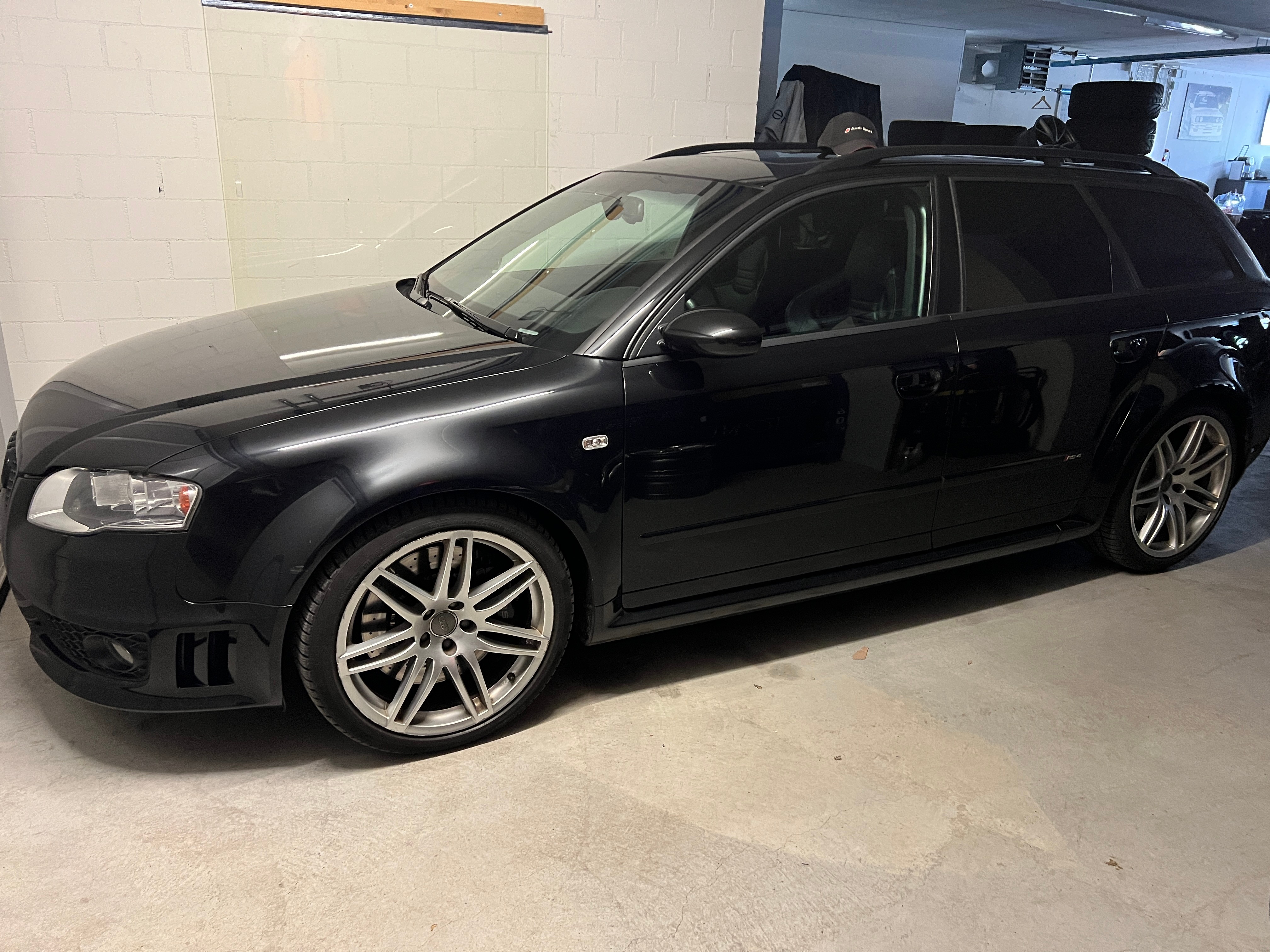 AUDI RS4 Avant 4.2 V8 quattro