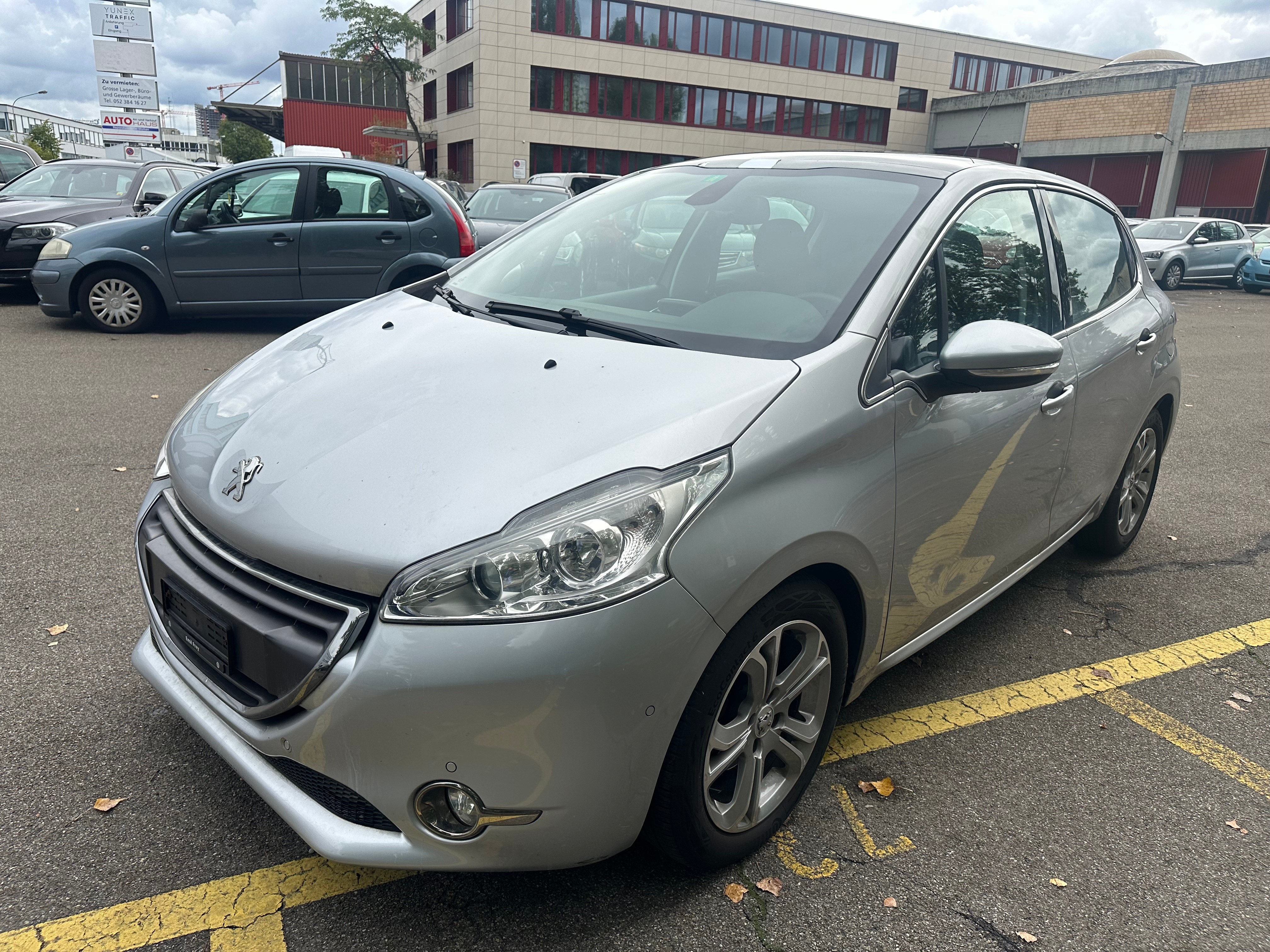 PEUGEOT 208 1.6 VTI Allure Automatik