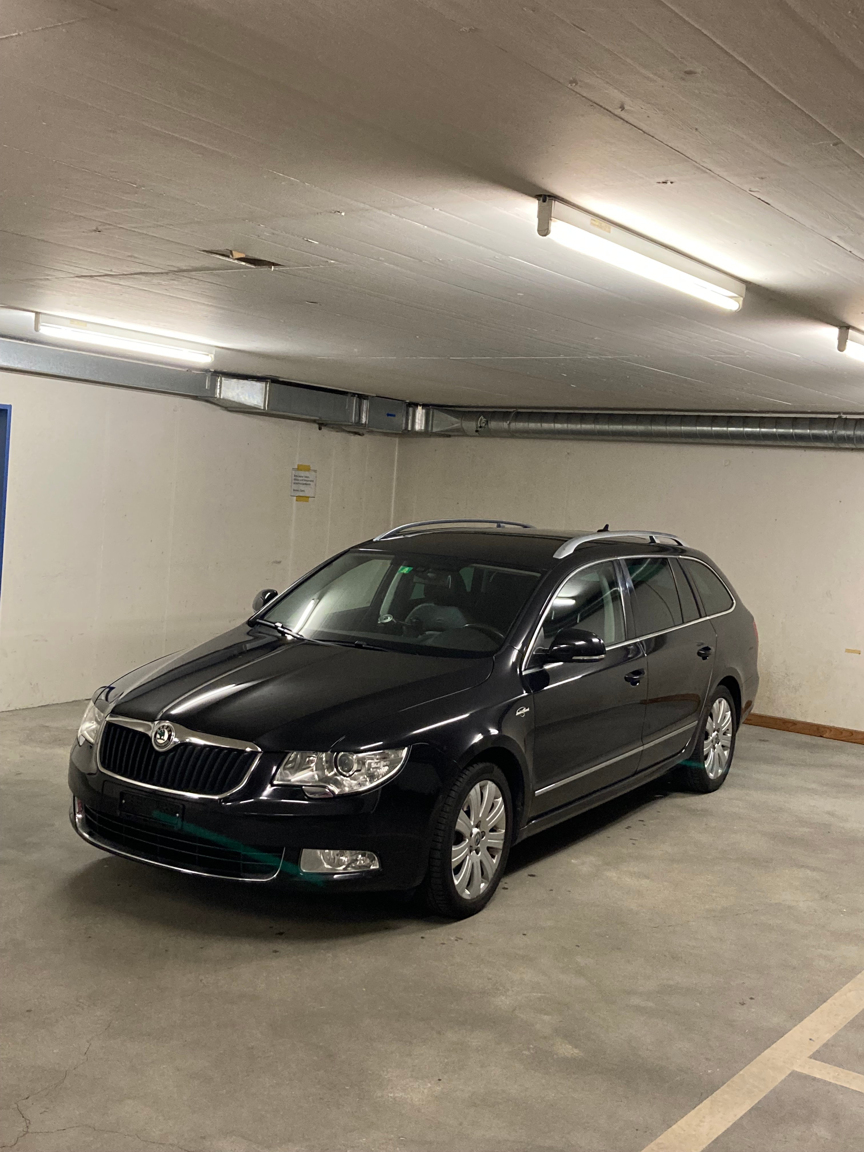 SKODA Superb Combi 3.6 FSI Laurin & Klement 4x4 DSG