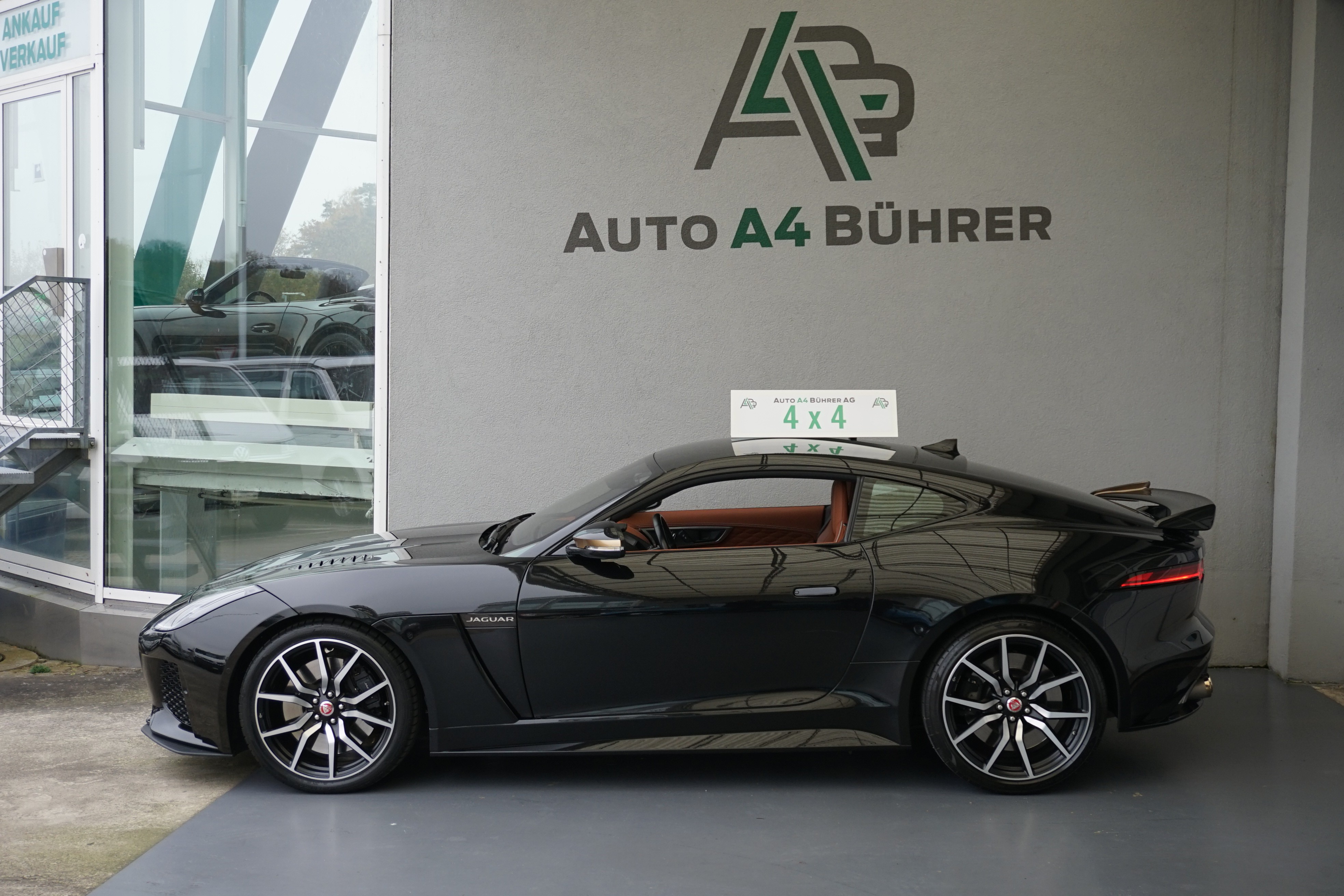 JAGUAR F-Type 5.0 V8 S/C SVR AWD