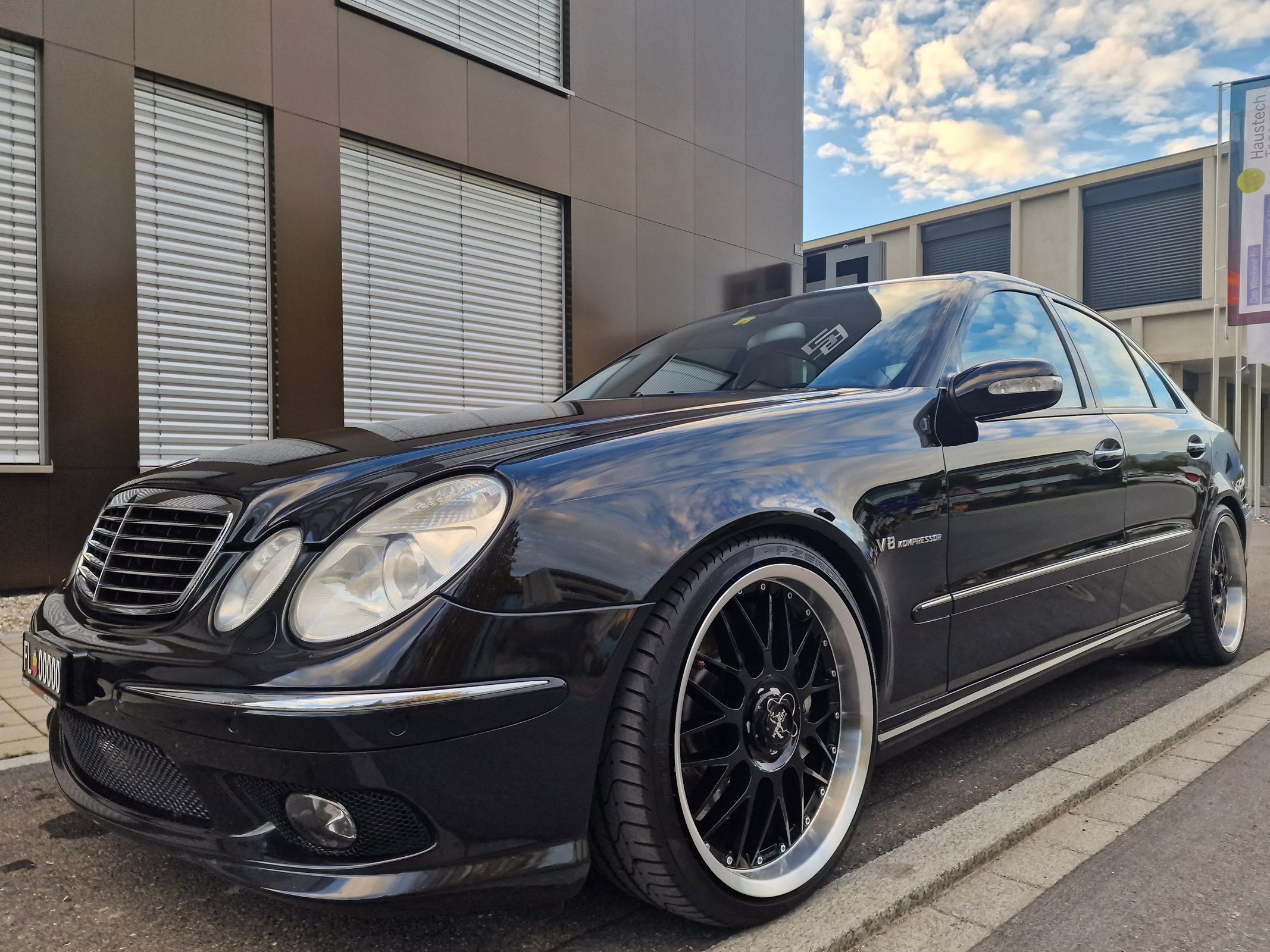 MERCEDES-BENZ E 55 AMG Avantgarde Automatic