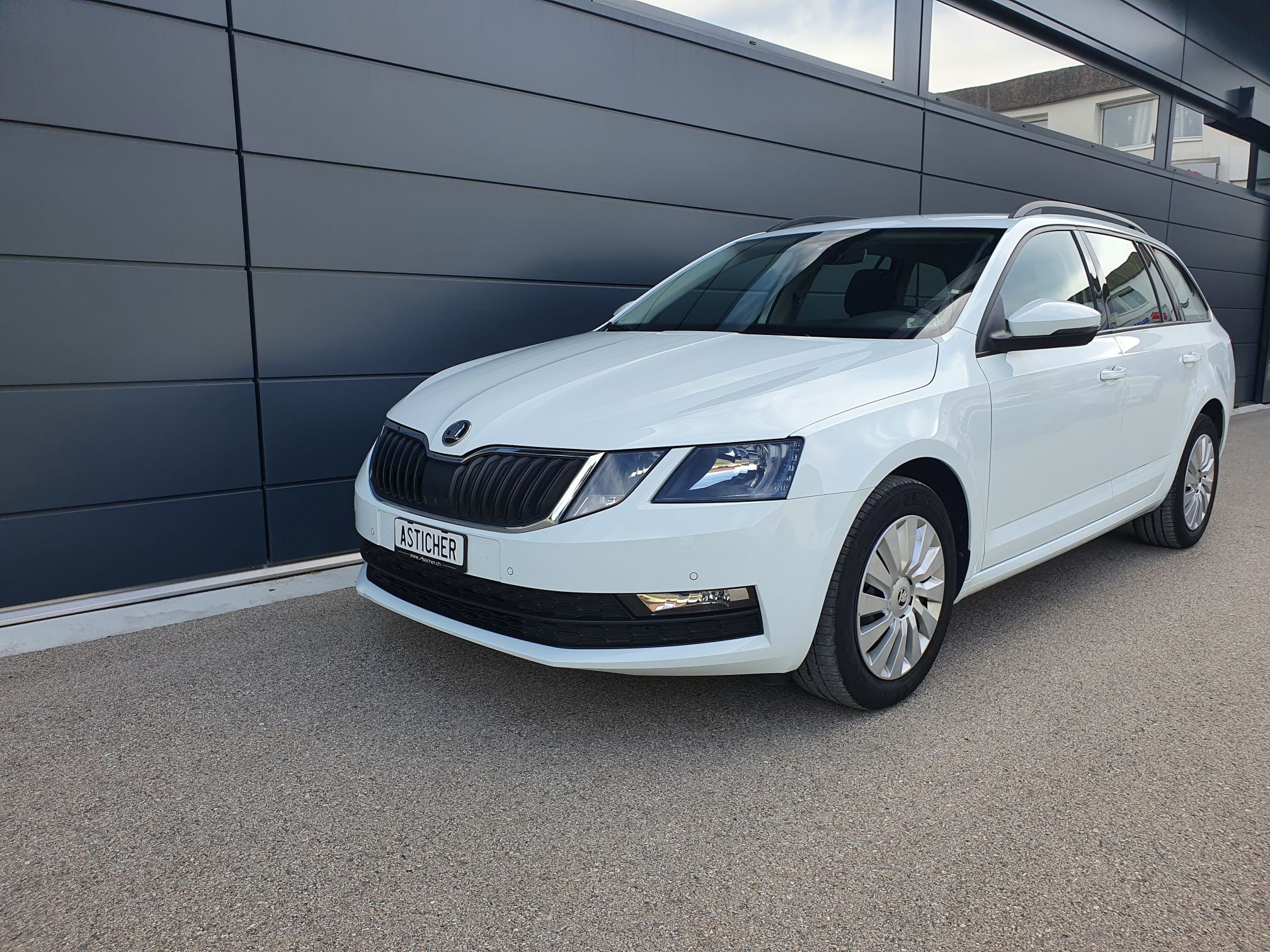 SKODA Octavia Combi 1.4 TSI Ambition DSG