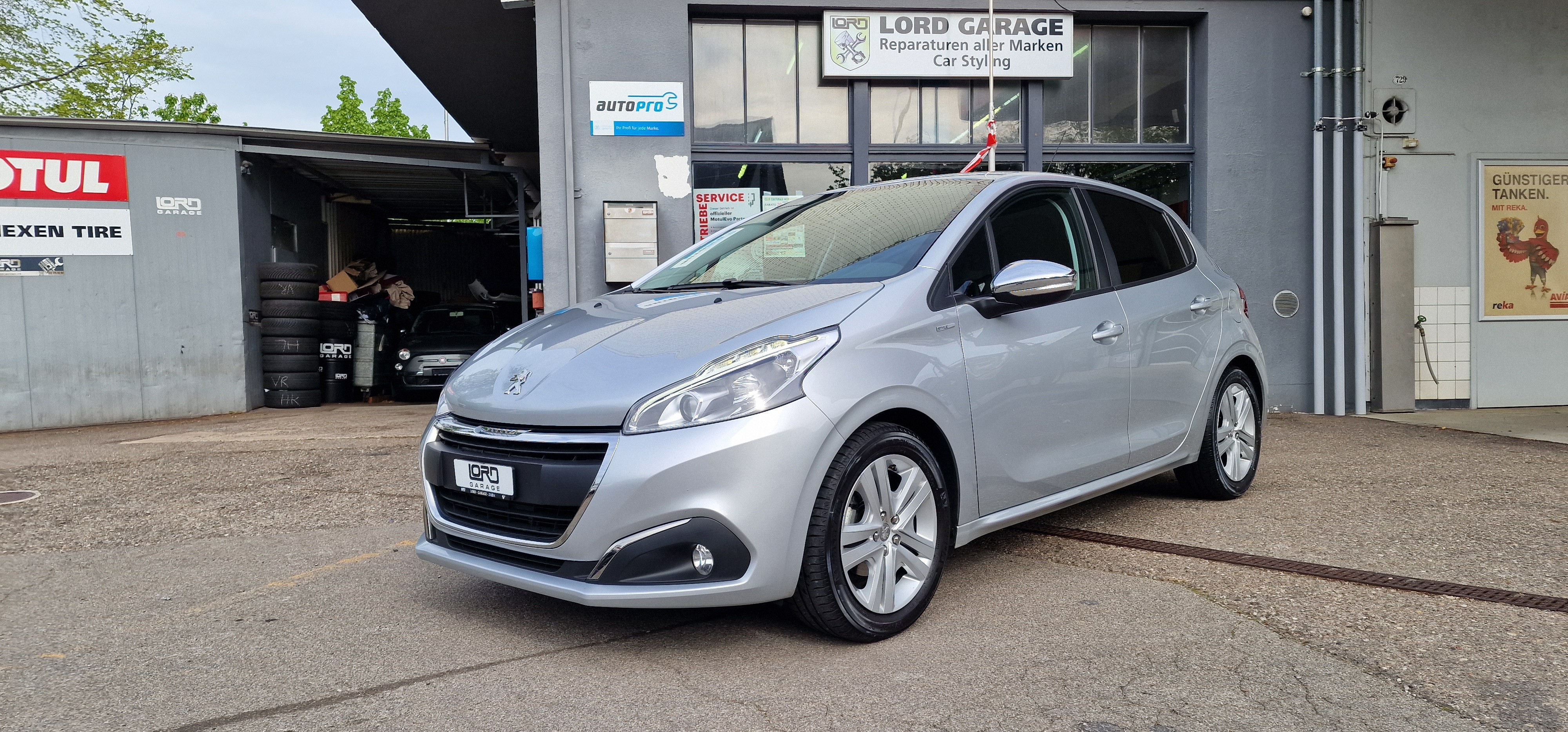 PEUGEOT 208 1.2 PureTech Style