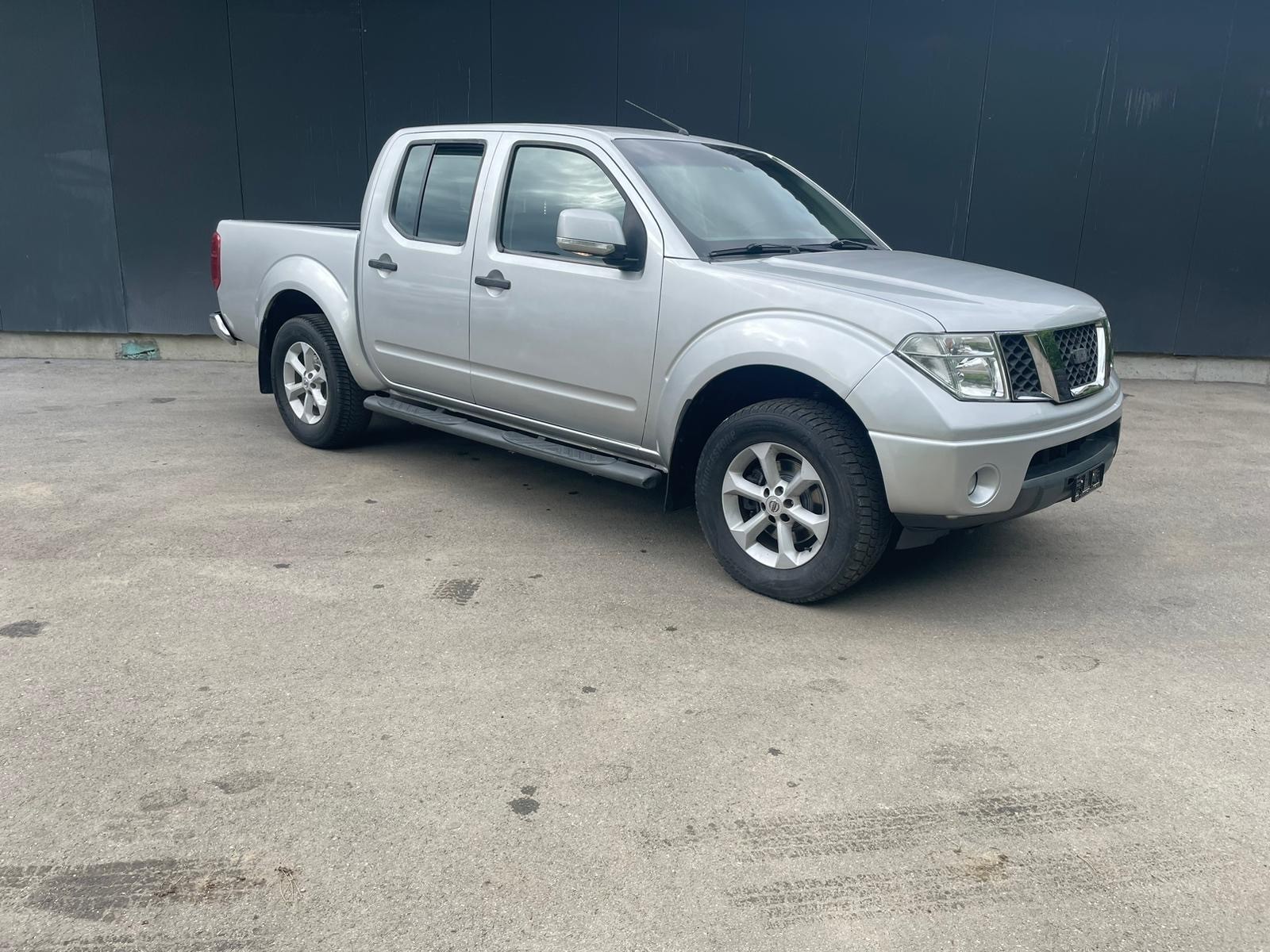 NISSAN Navara Double Cab SE 2.5 dCi 4WD Automat