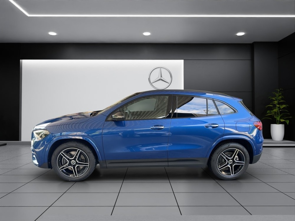 MERCEDES-BENZ GLA 200 7G-DCT