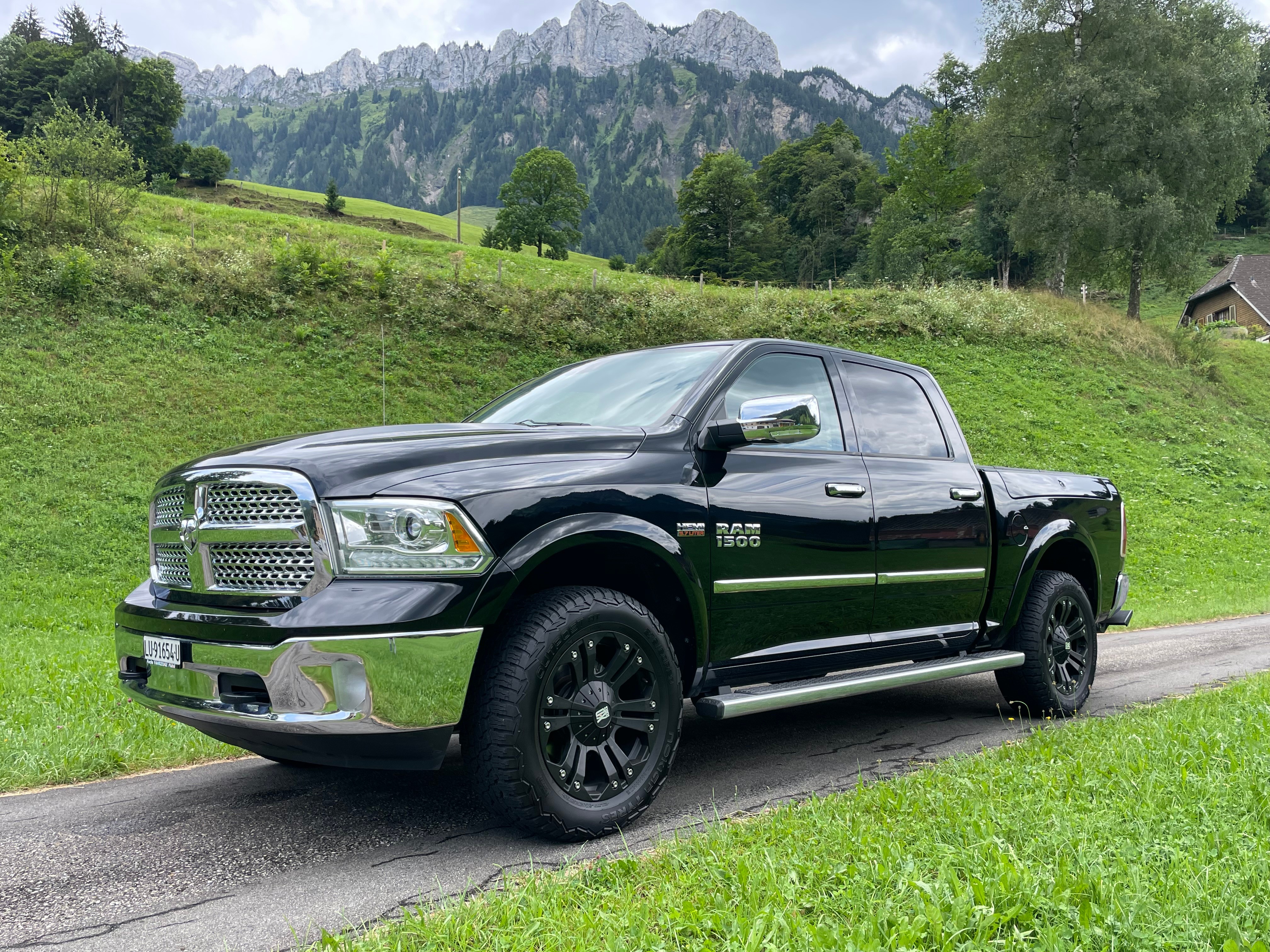 DODGE 5.7 V8 1500 Hemi Laramie