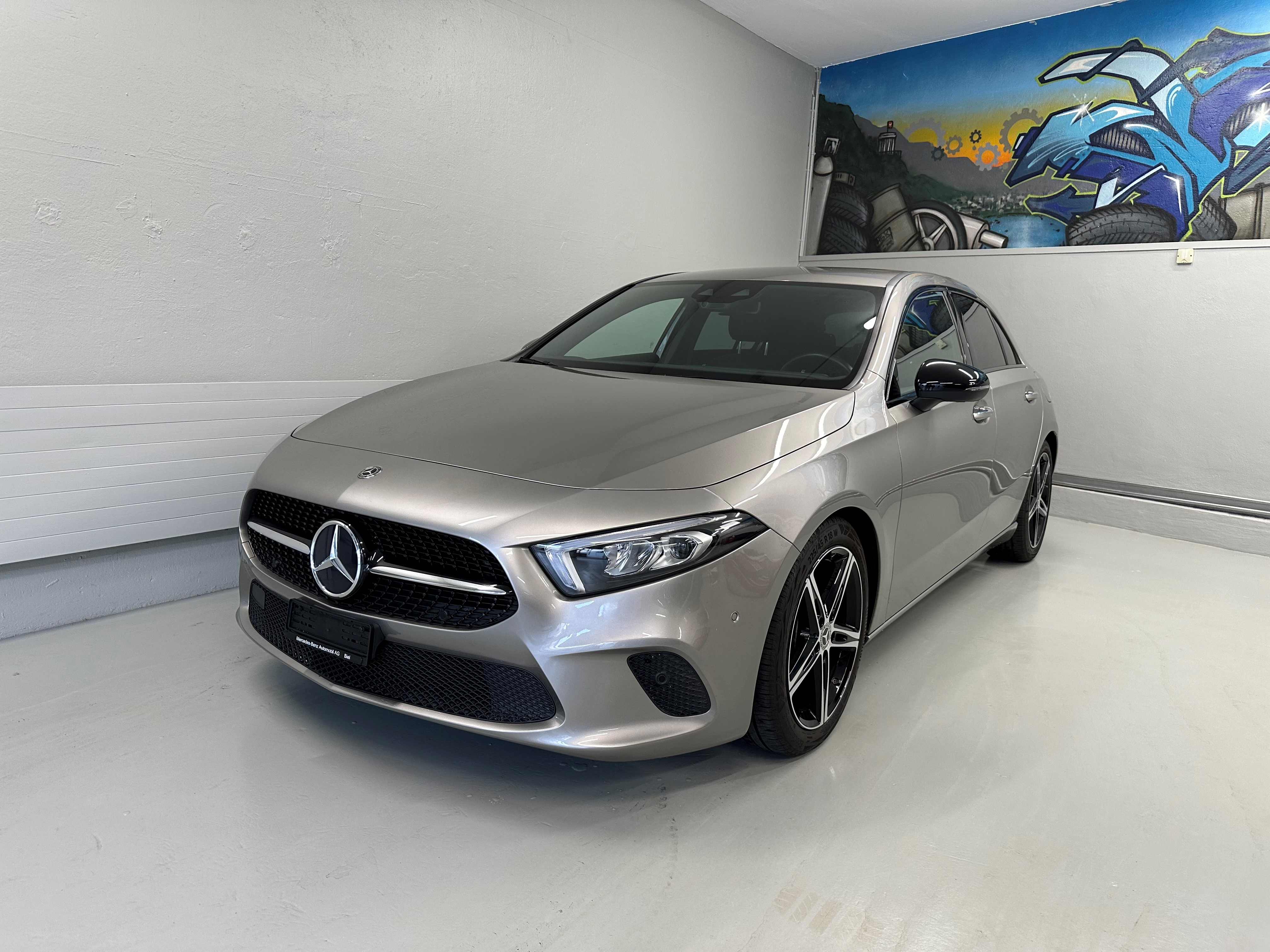 MERCEDES-BENZ A 180 Night Star 7G-DCT