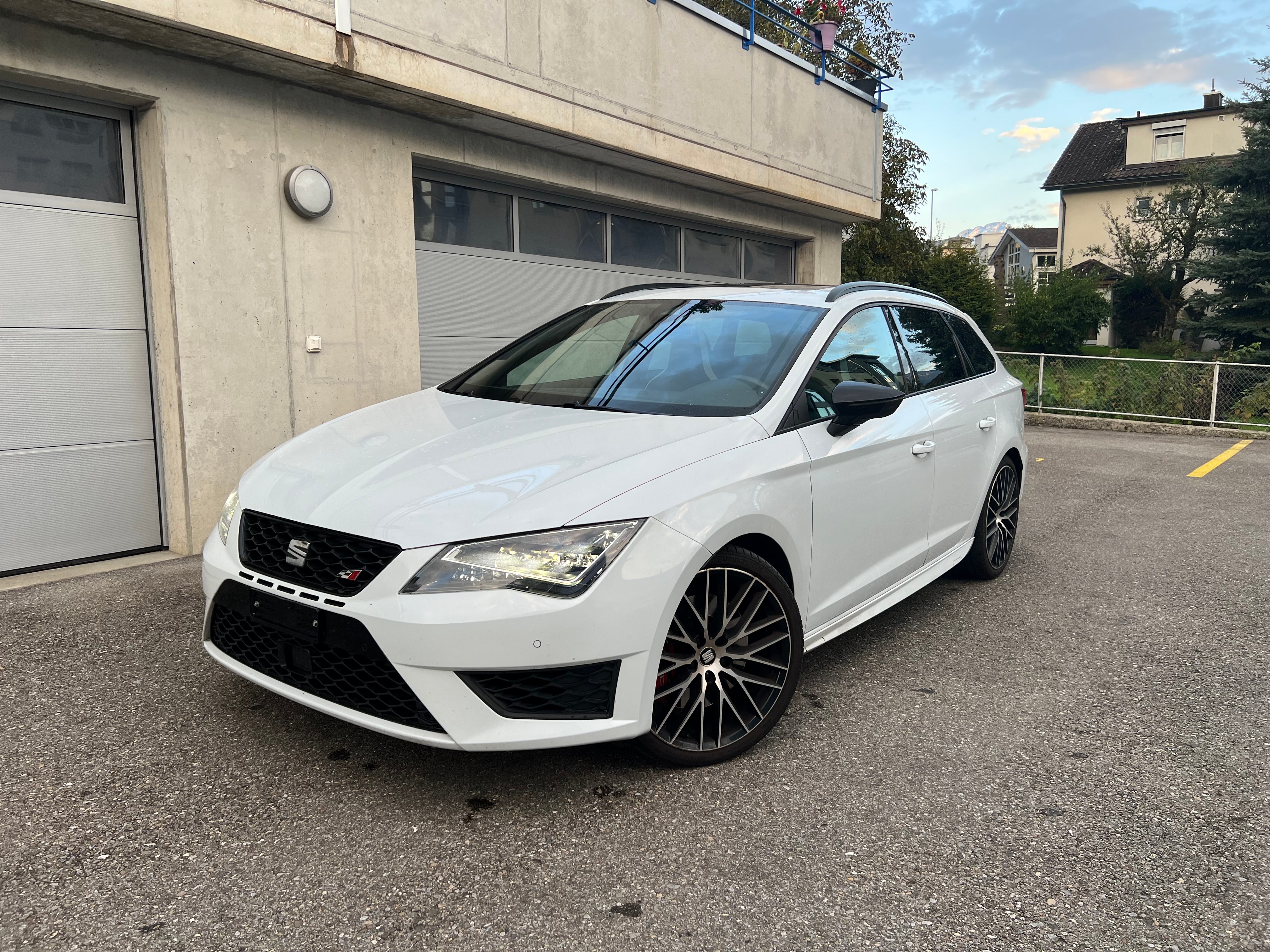 SEAT Leon ST 2.0 TSI Cupra 280 DSG