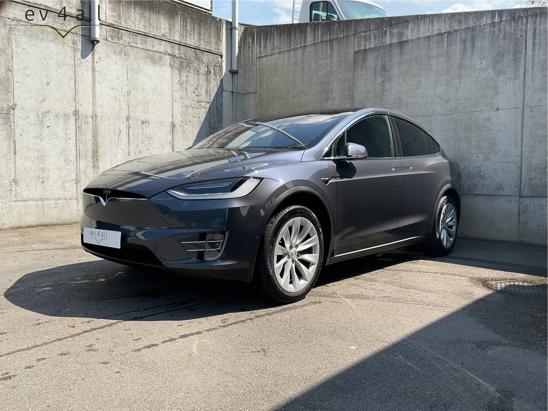 TESLA Model X Performance Ludicrous Raven, 4x4, panoramic roof, adaptive air suspension, AP3, FSD, CCS, MCU2/Netflix, 7 seats/he