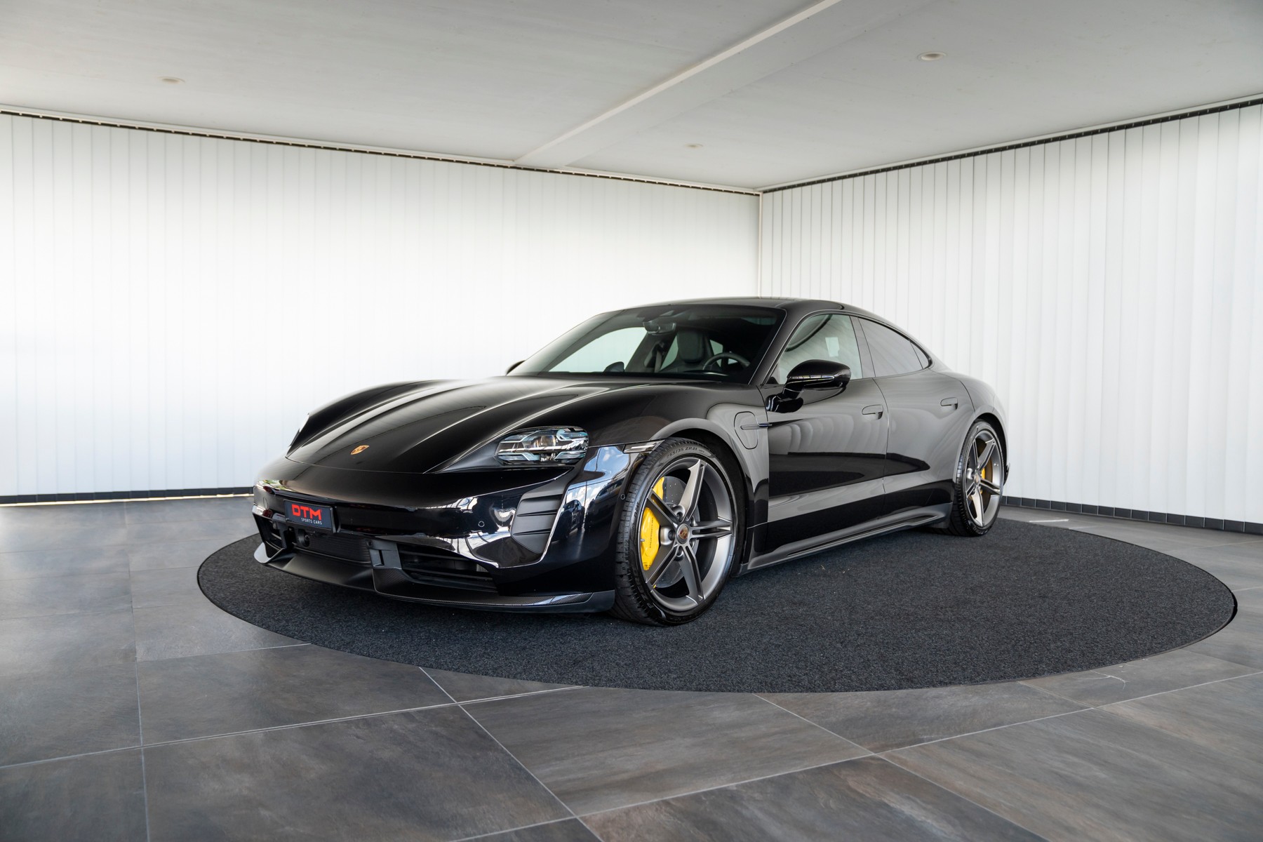 PORSCHE Taycan Turbo S