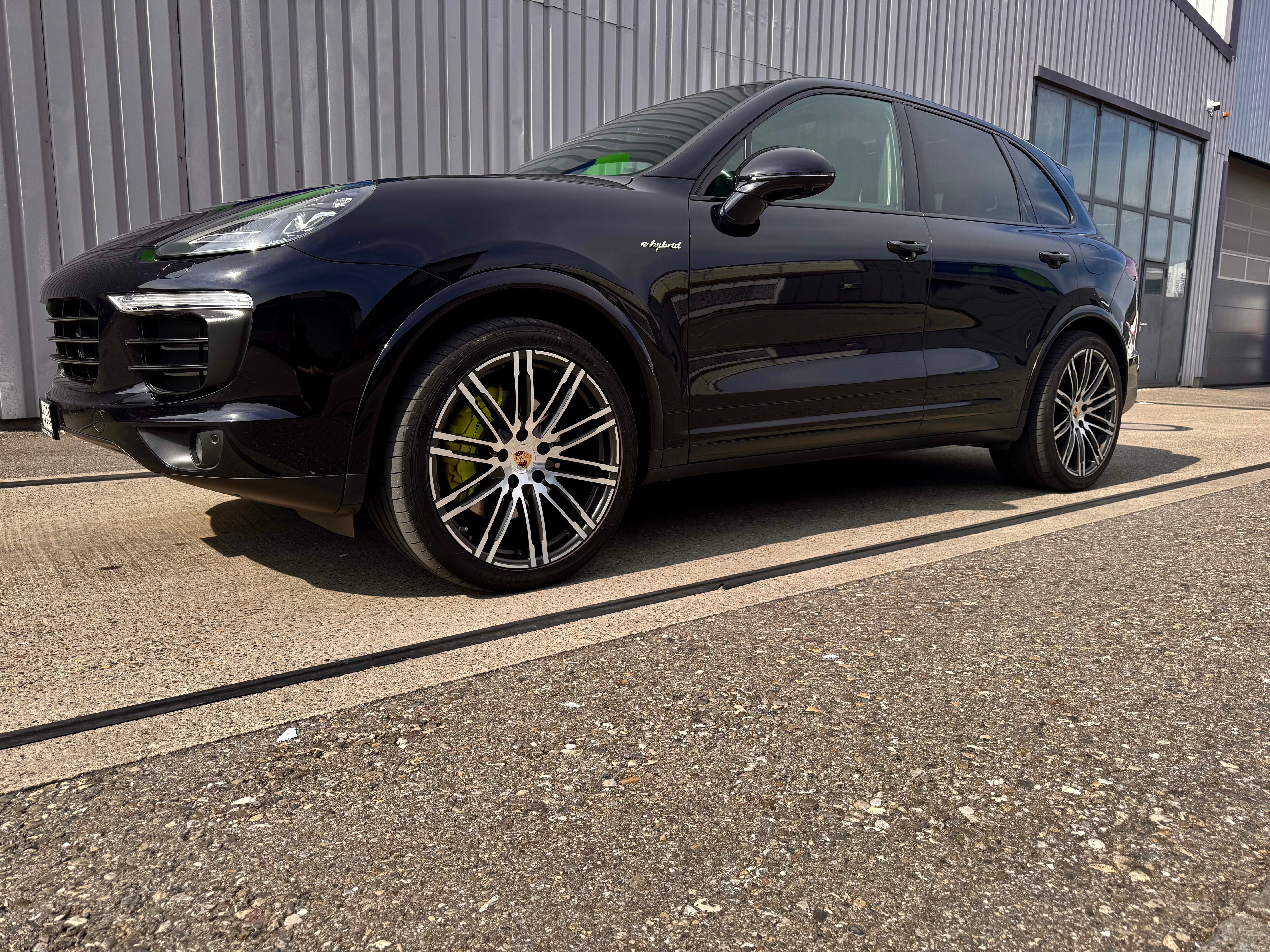 PORSCHE Cayenne S E-Hybrid