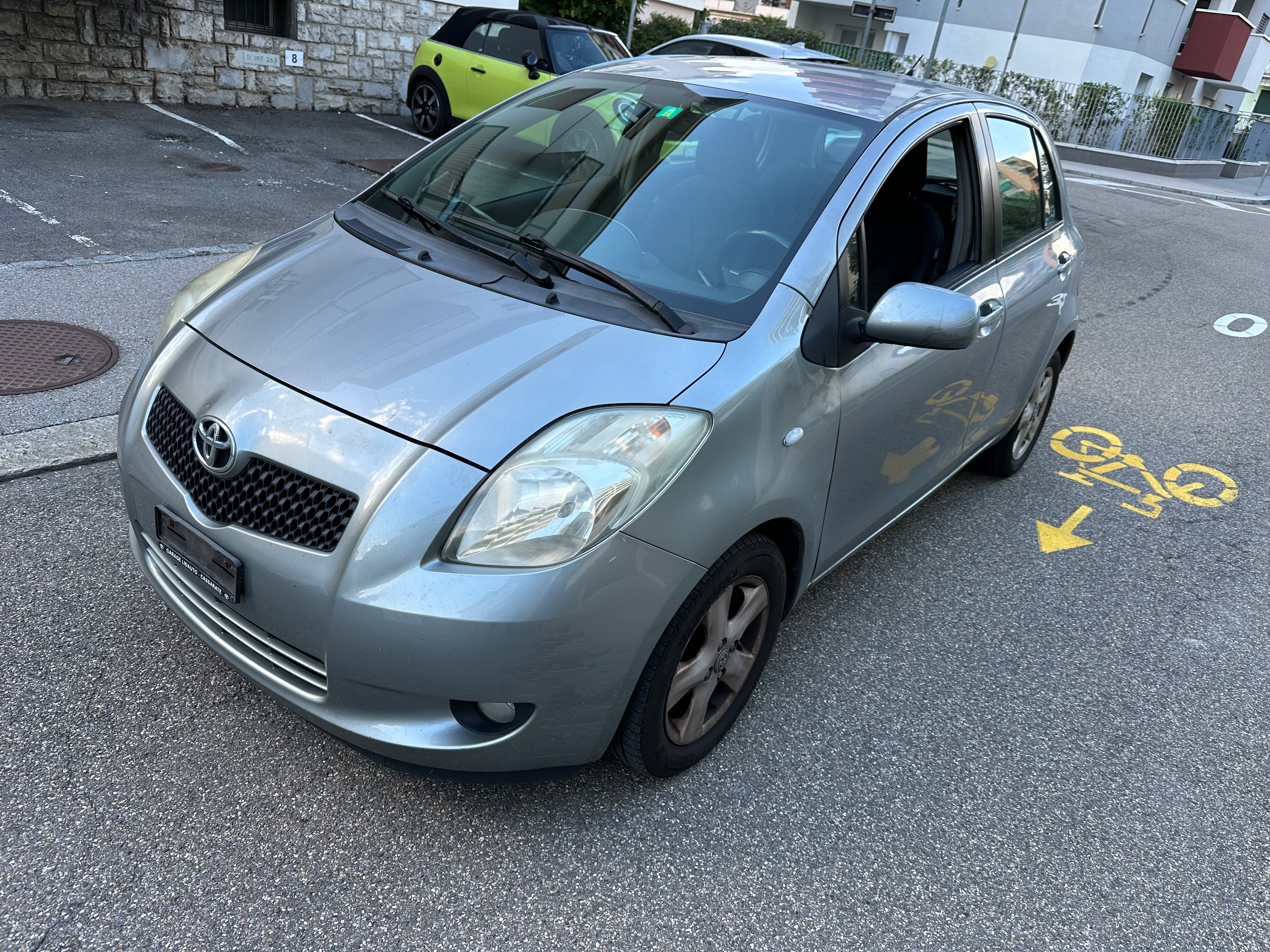 TOYOTA Yaris 1.3 Linea Sol