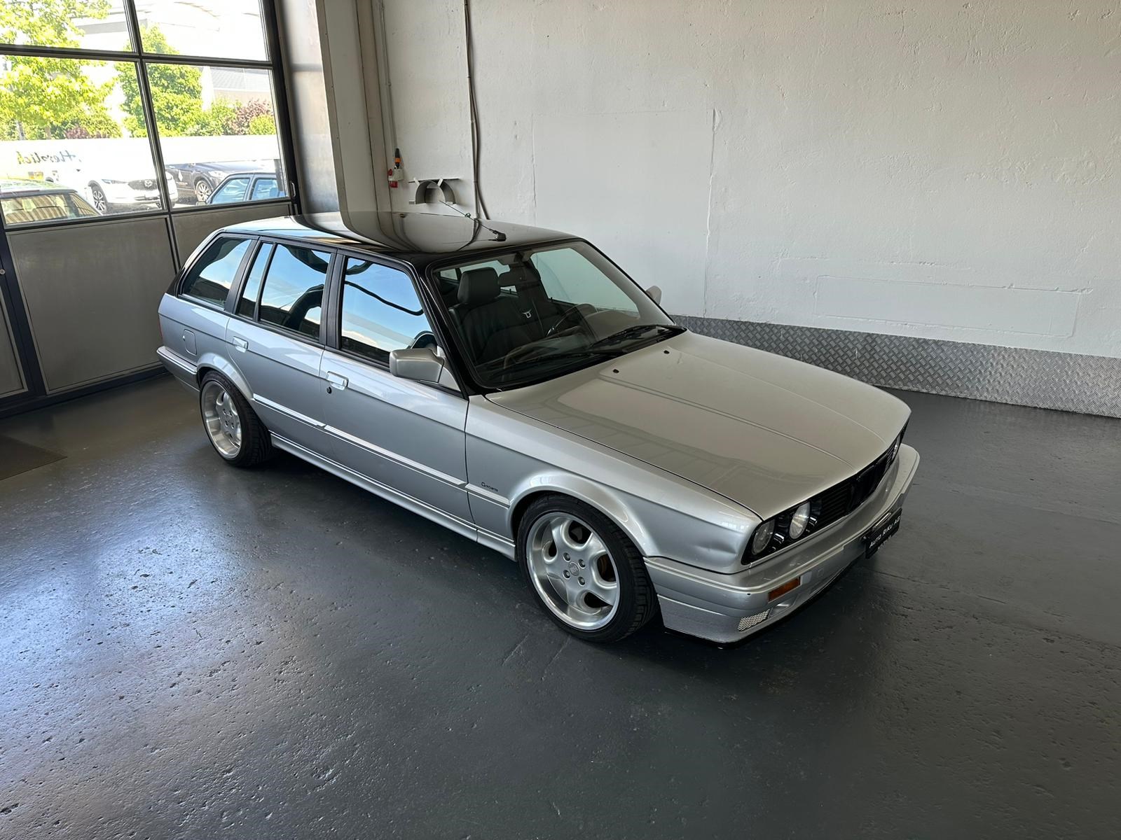 BMW 320i A Touring