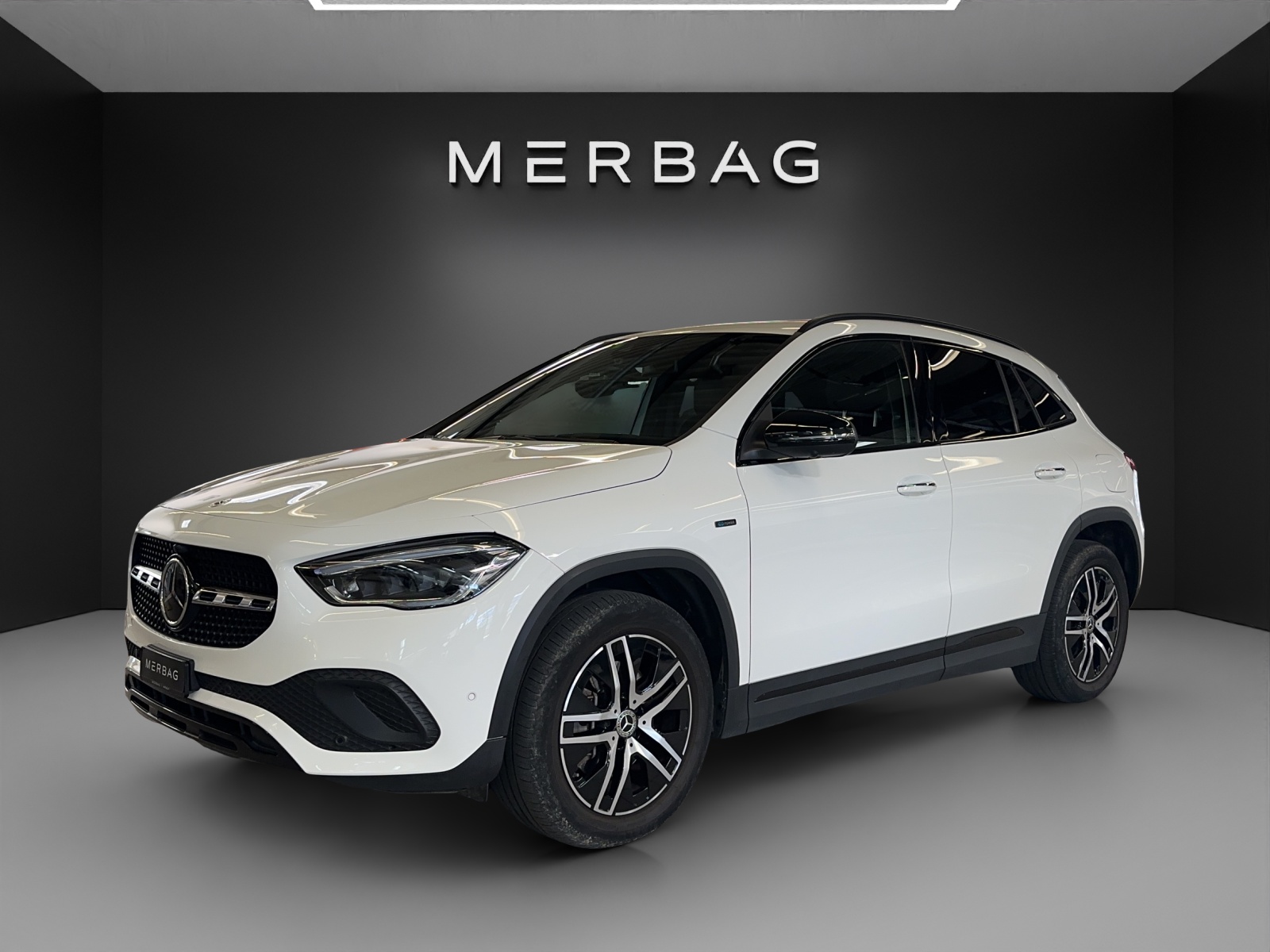 MERCEDES-BENZ GLA 250e Progressive 8G-D