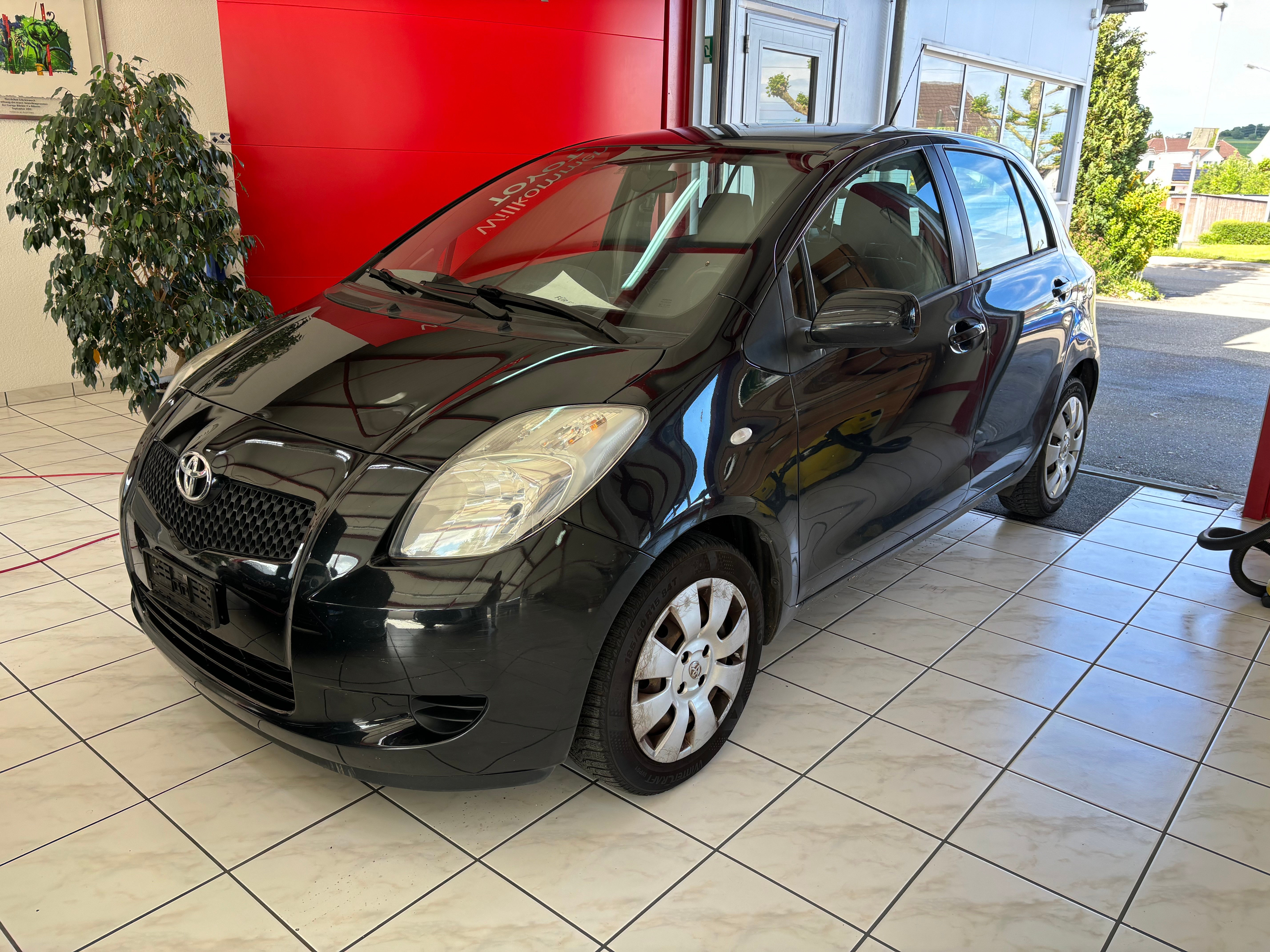 TOYOTA Yaris 1.3 Linea Luna