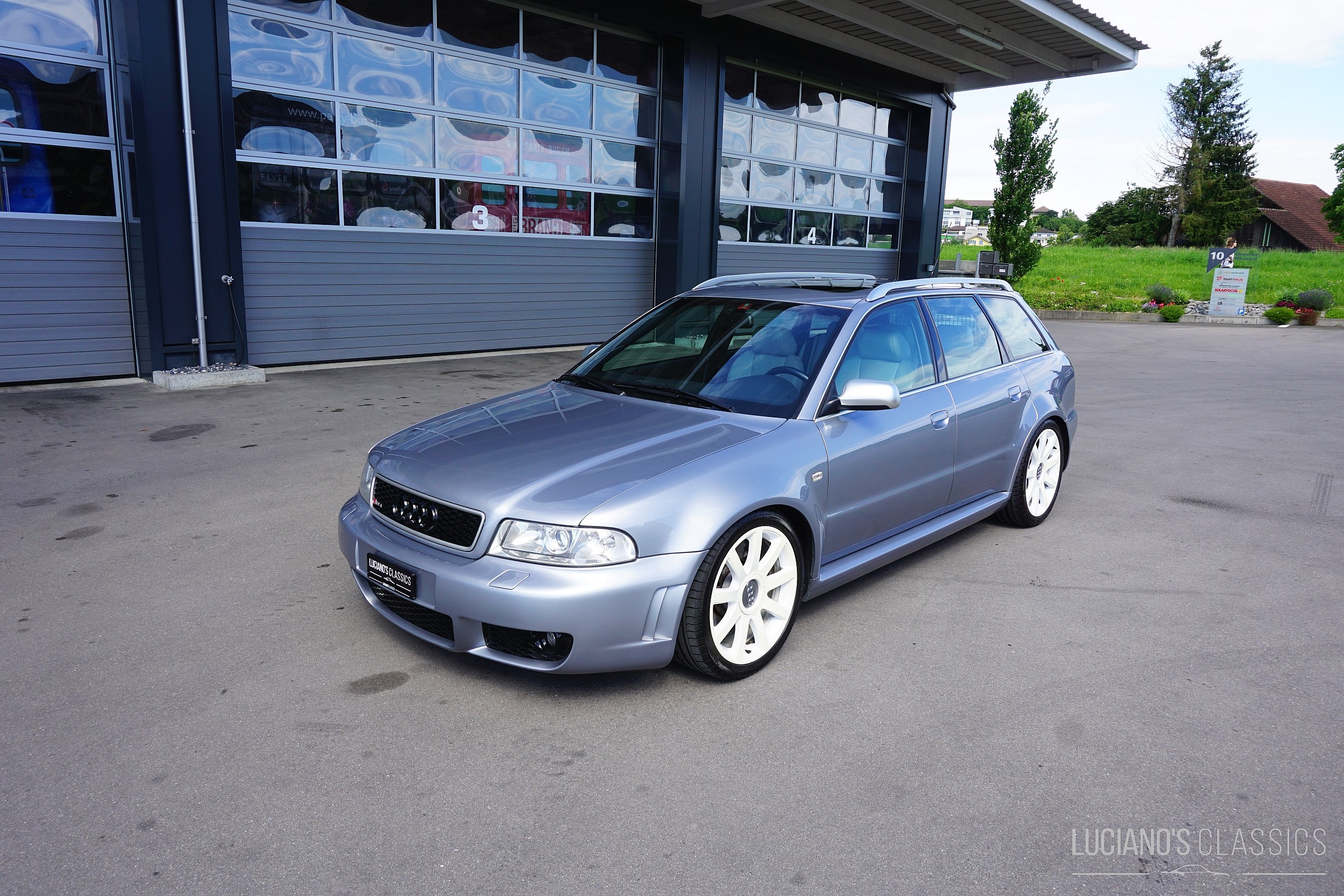 AUDI RS4 Avant quattro