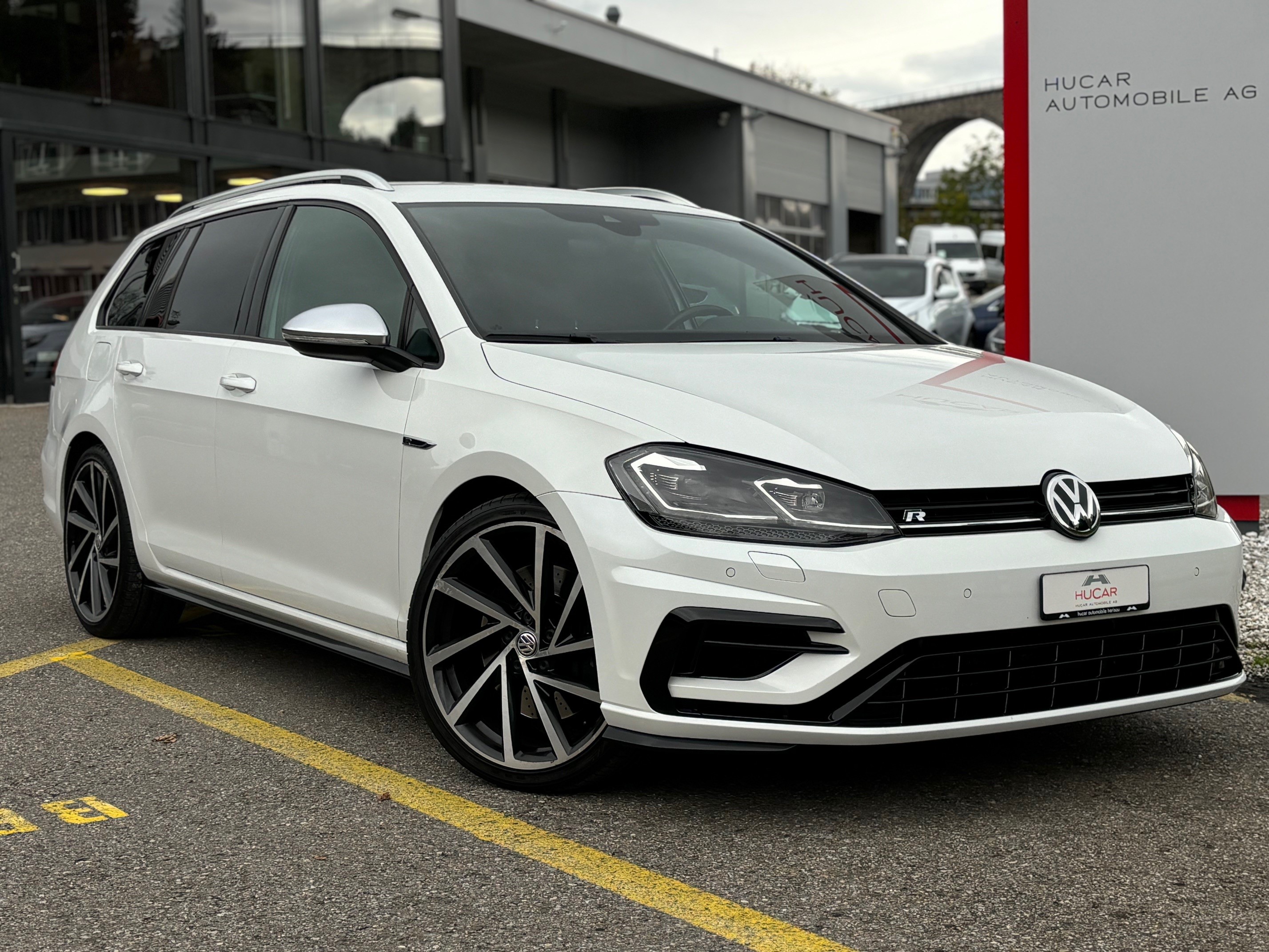 VW Golf Var. R 7.5 2.0 TSI DSG 4Motion