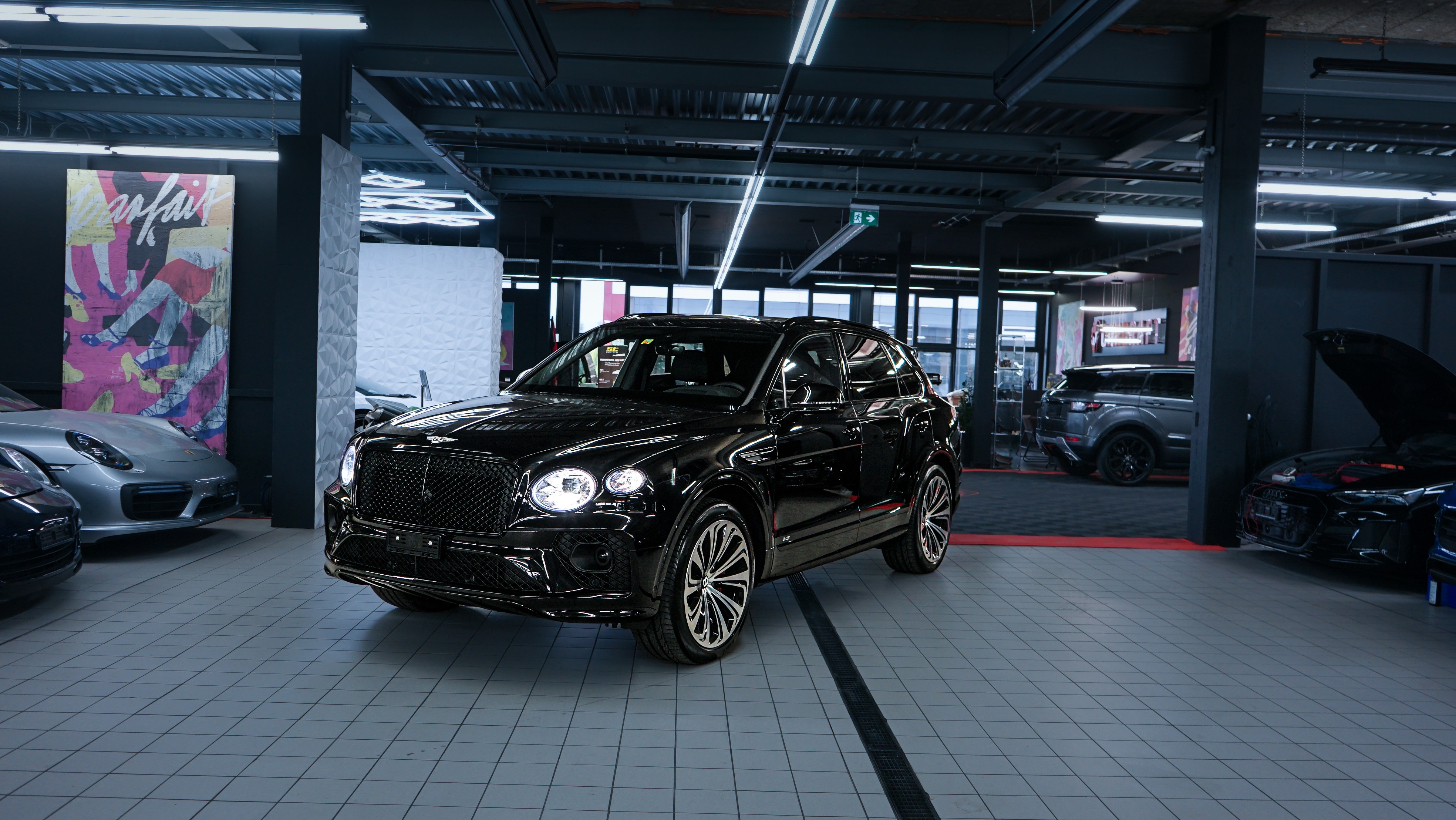 BENTLEY Bentayga V8