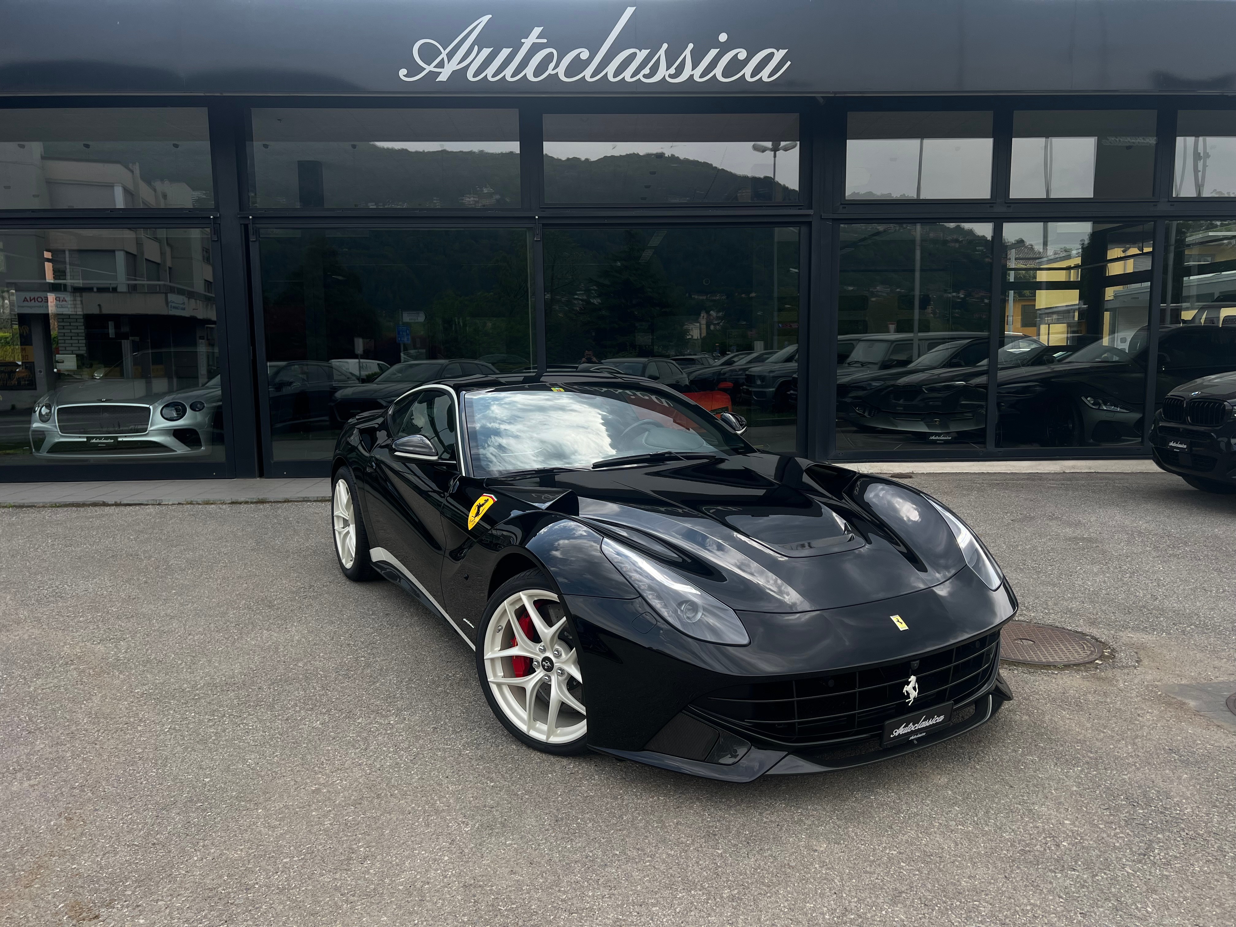 FERRARI F12 Berlinetta