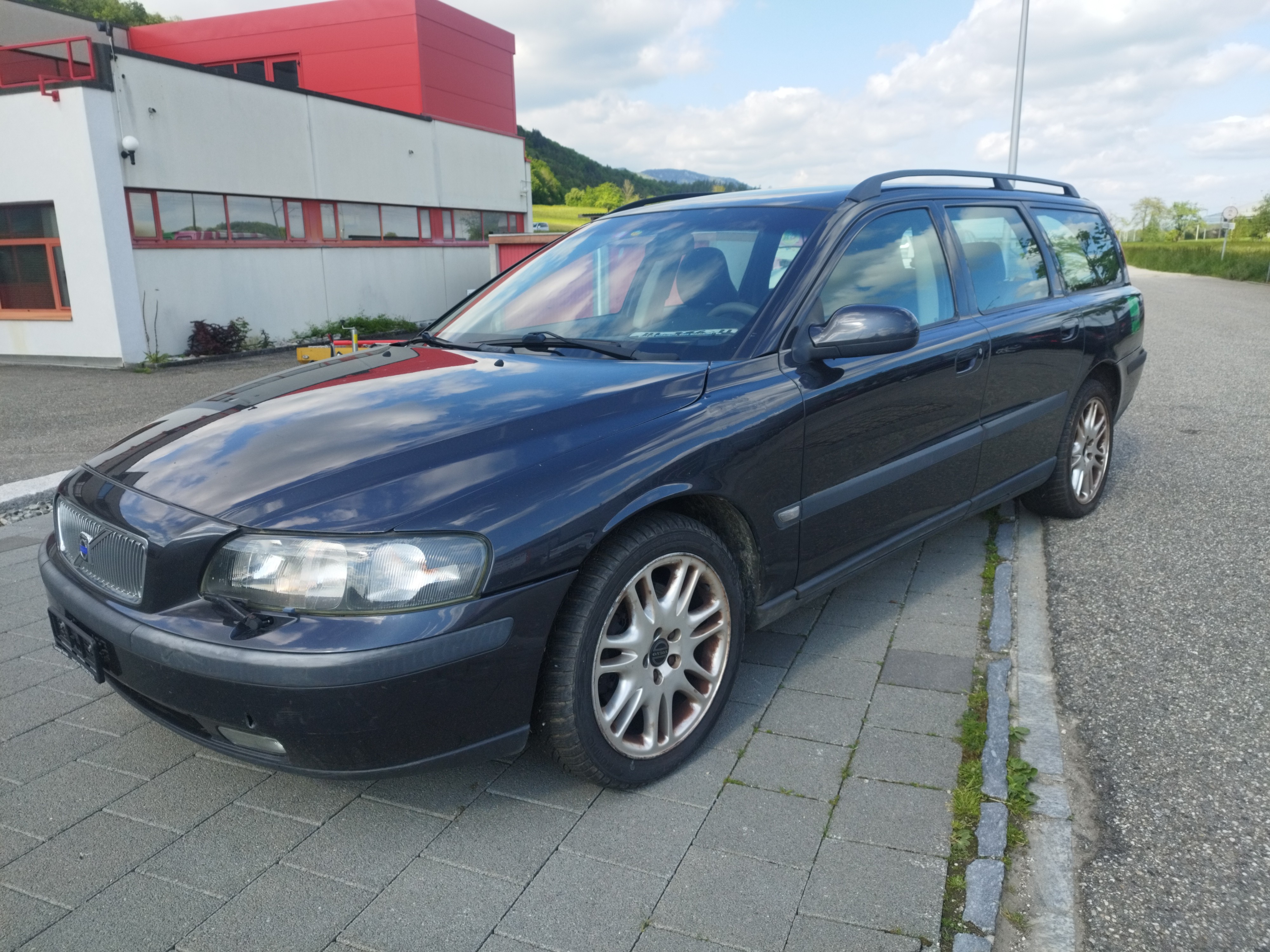 VOLVO V70 T5