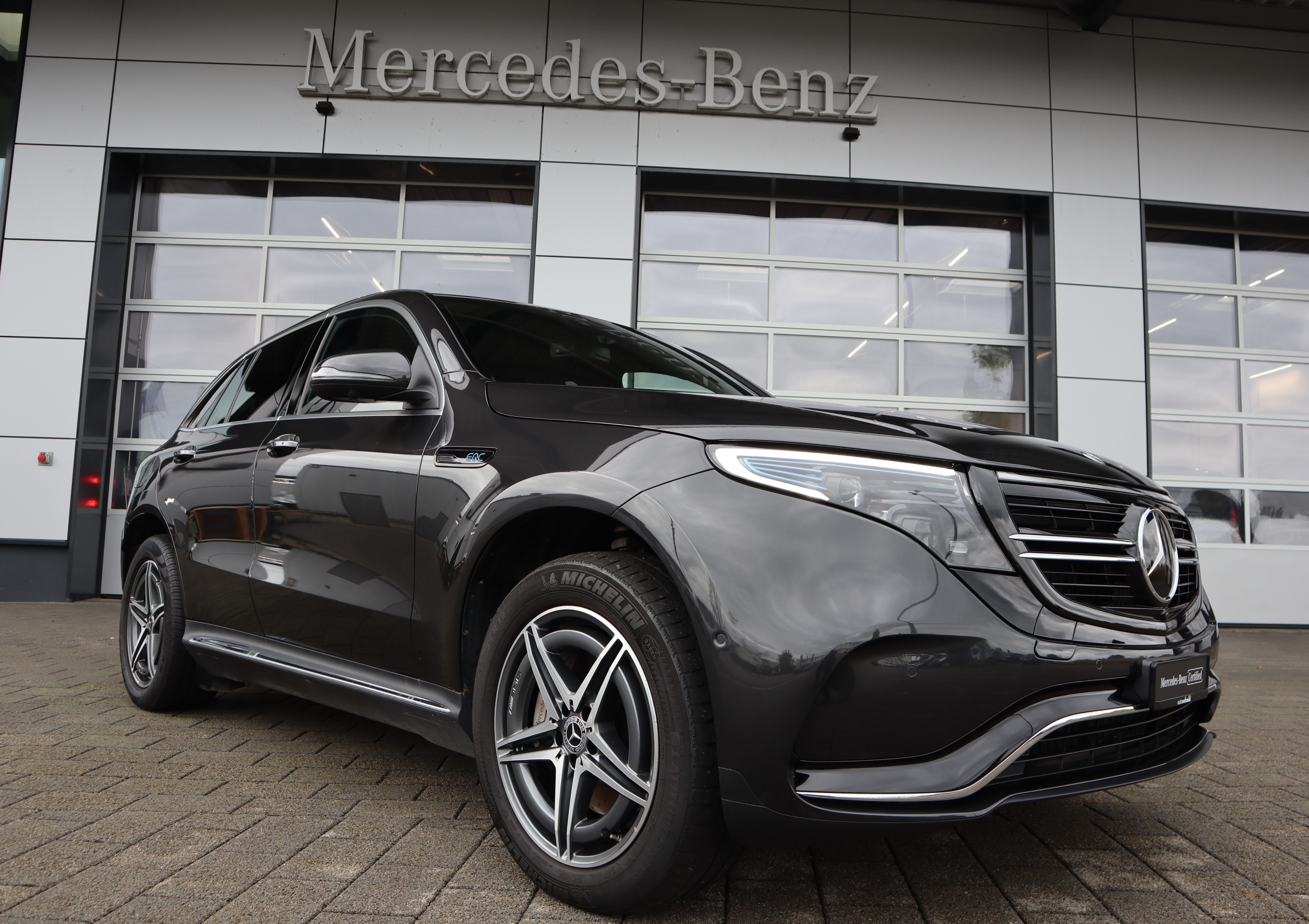 MERCEDES-BENZ EQC 400 AMG Line 4Matic