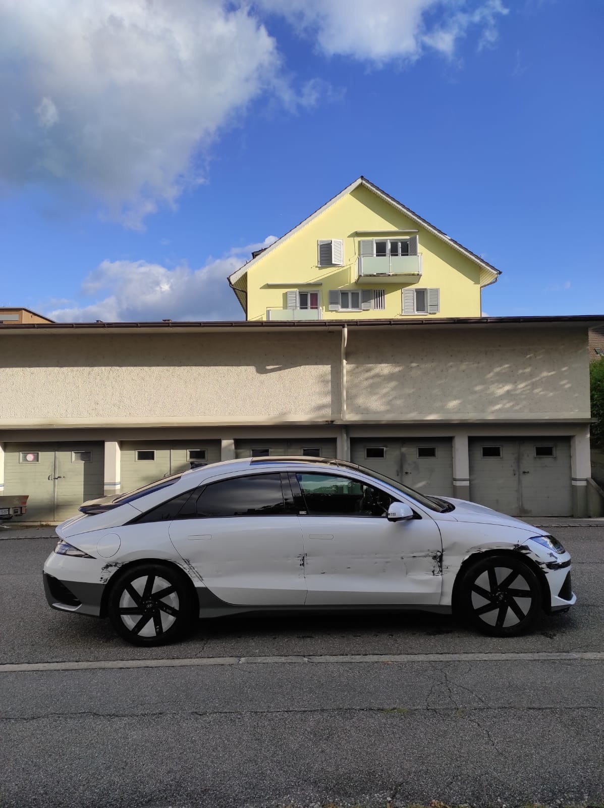 HYUNDAI Ioniq 6 77kWh Launch Edition 4WD