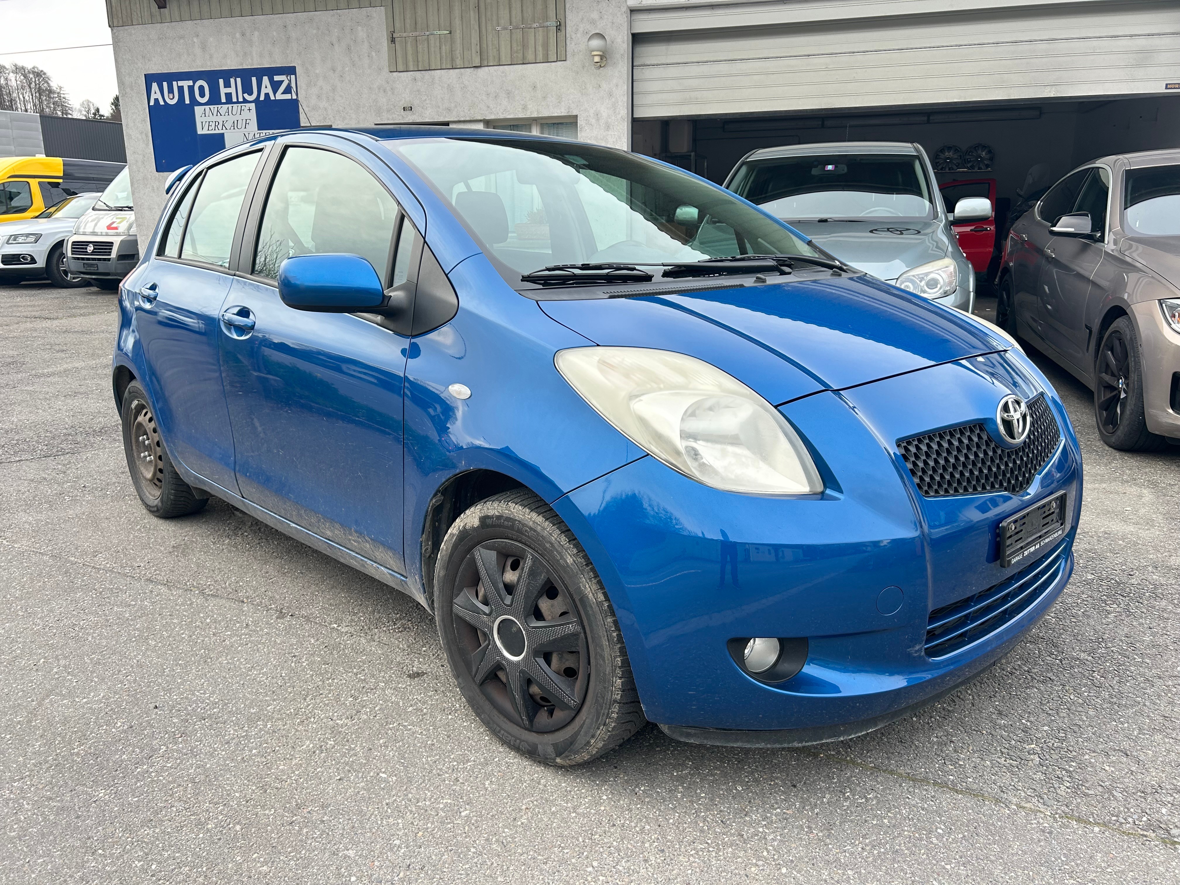 TOYOTA Yaris 1.3 Linea Sol