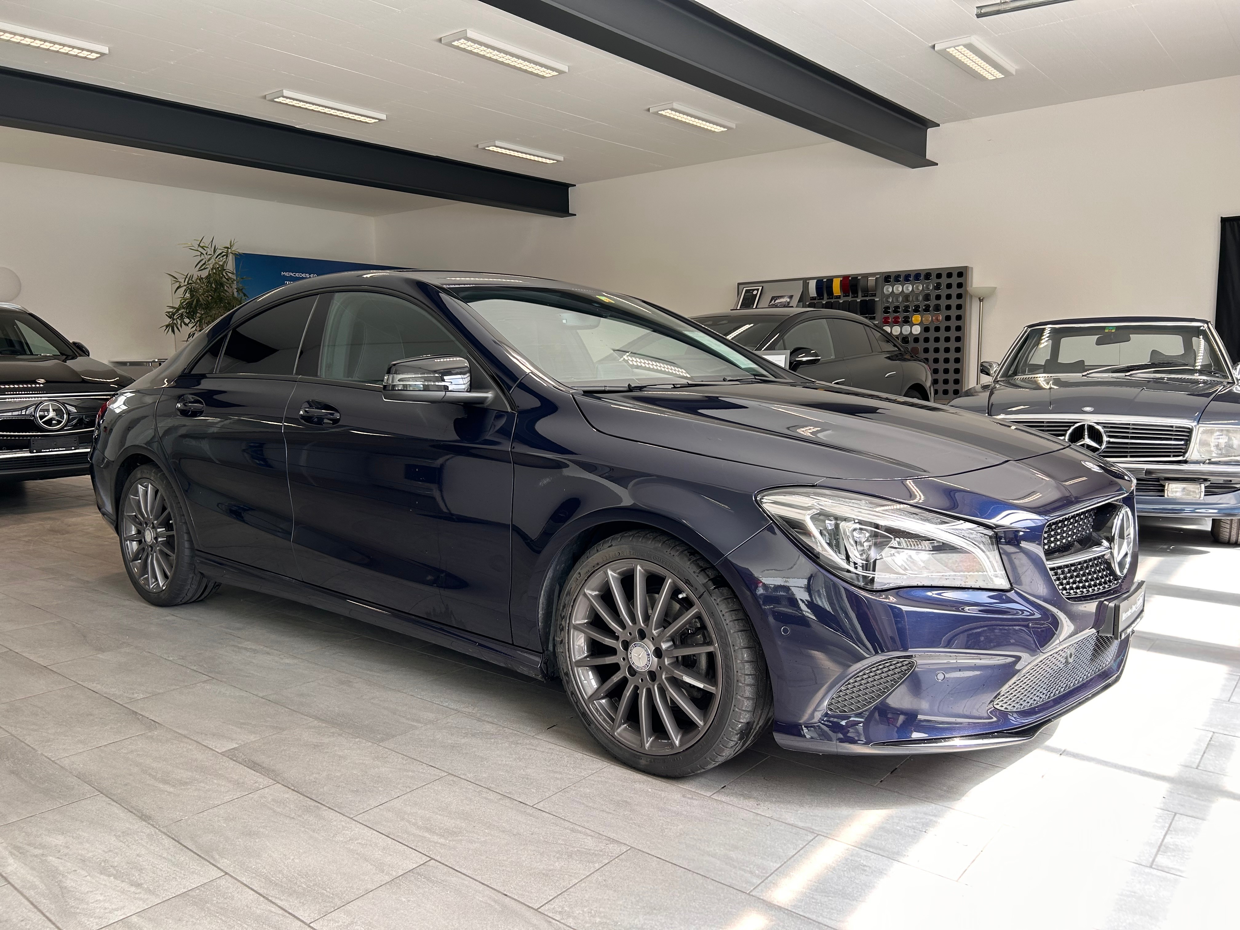 MERCEDES-BENZ CLA 200 Night Star 7G-DCT