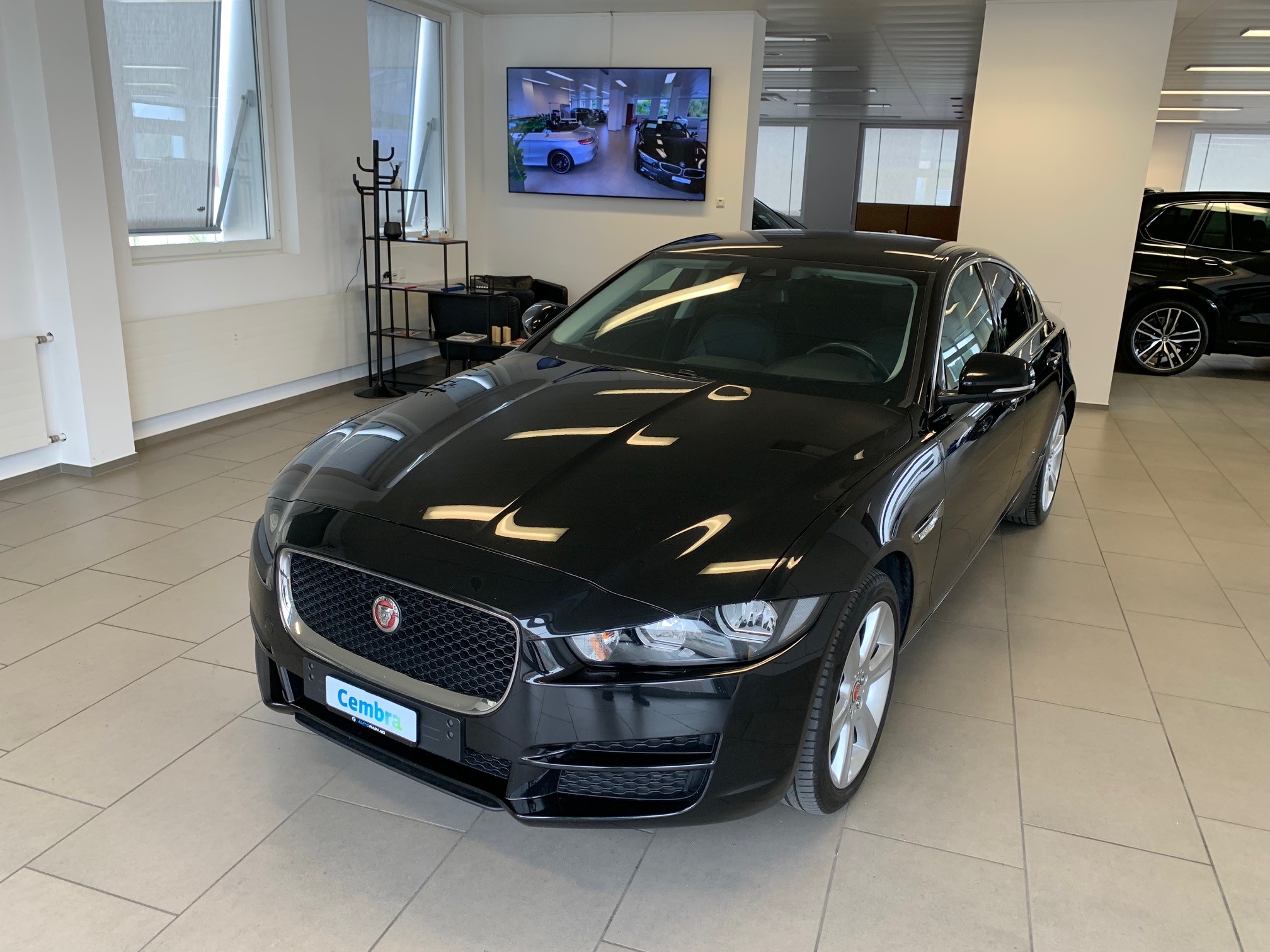 JAGUAR XE 20d Prestige AWD Automat