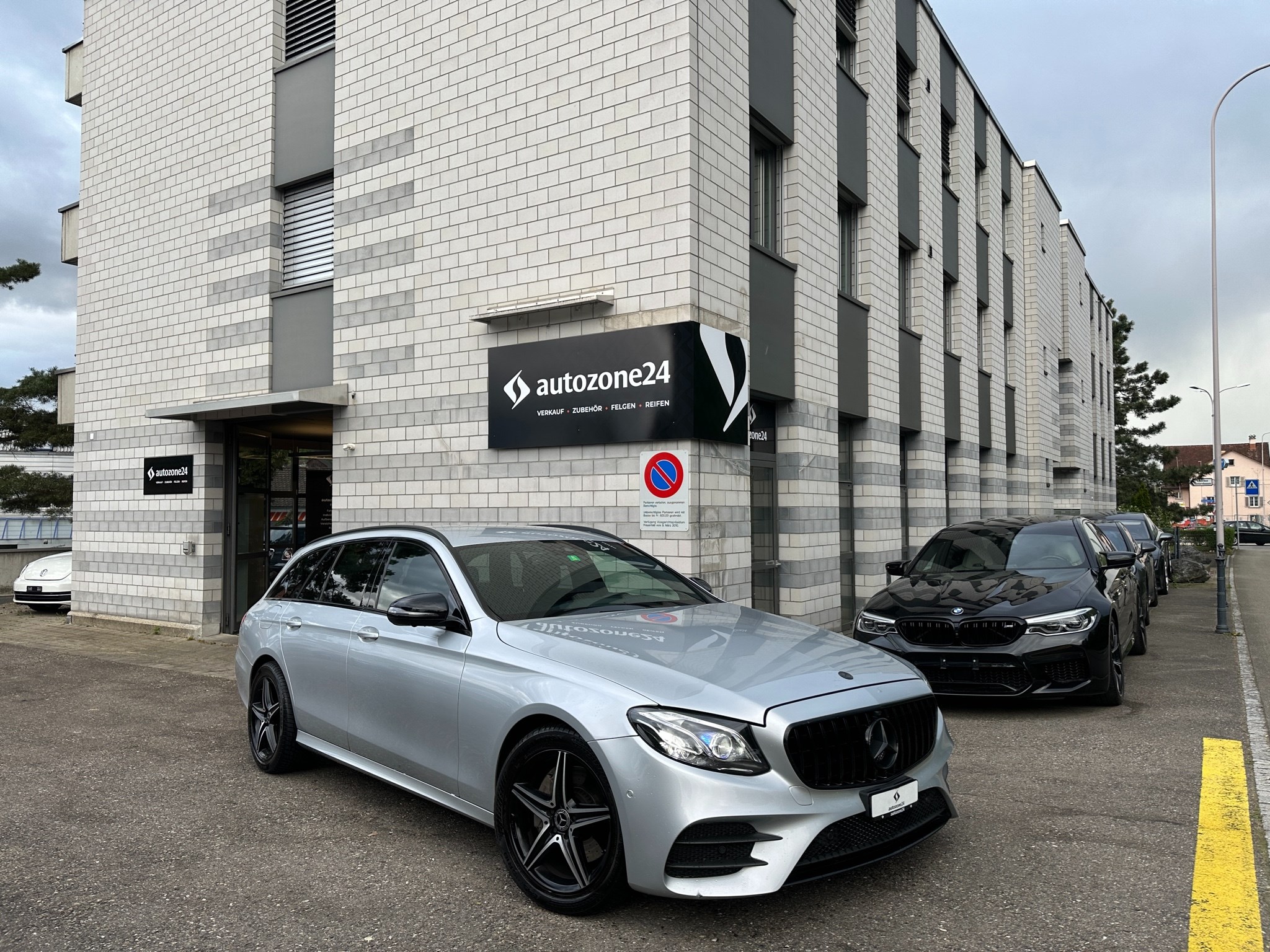 MERCEDES-BENZ E 220 d Swiss Star AMG Line 4matic Kombi