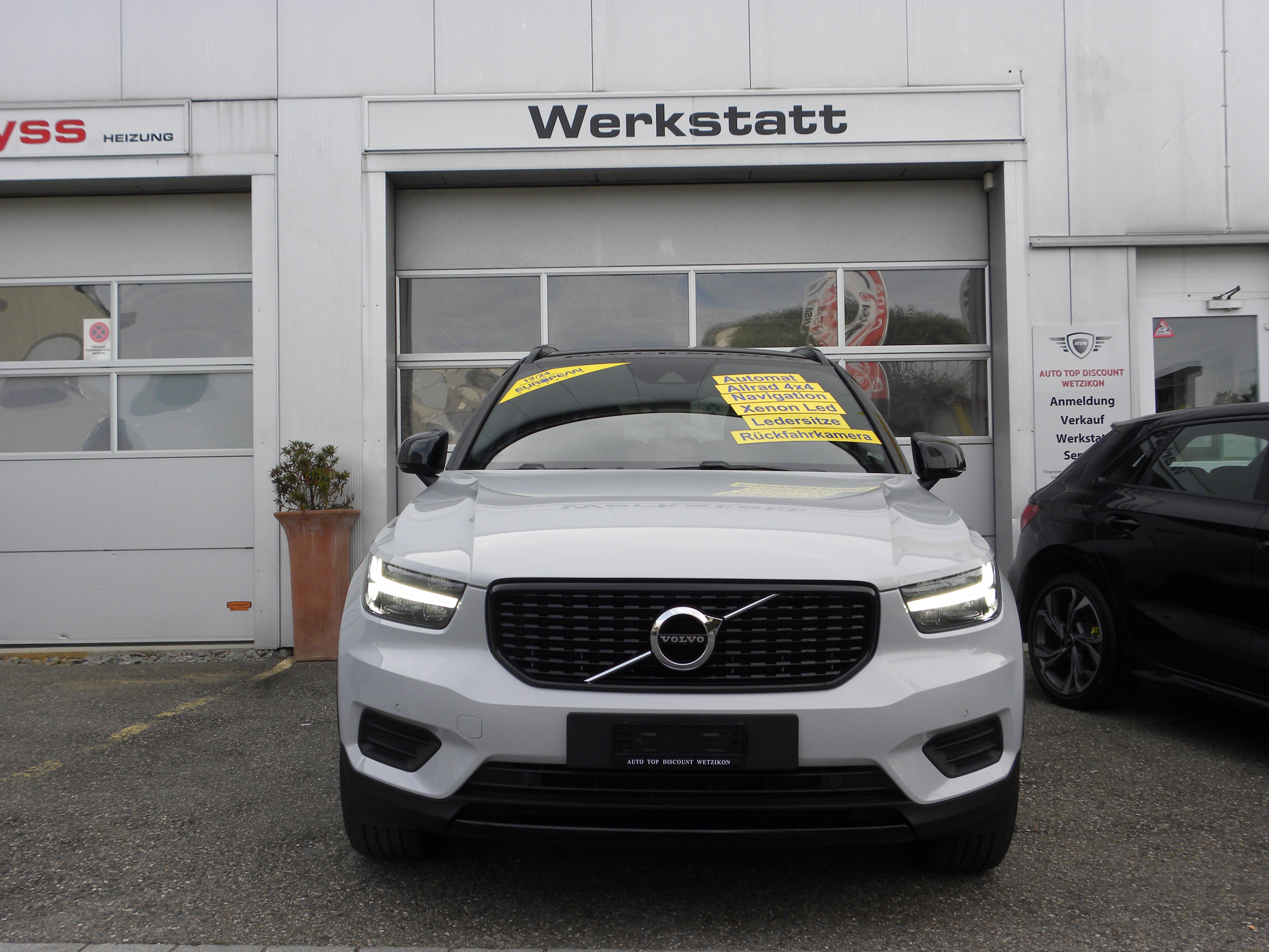 VOLVO XC40 B4 Benzin Mild Hybrid AWD R-Design Geartronic