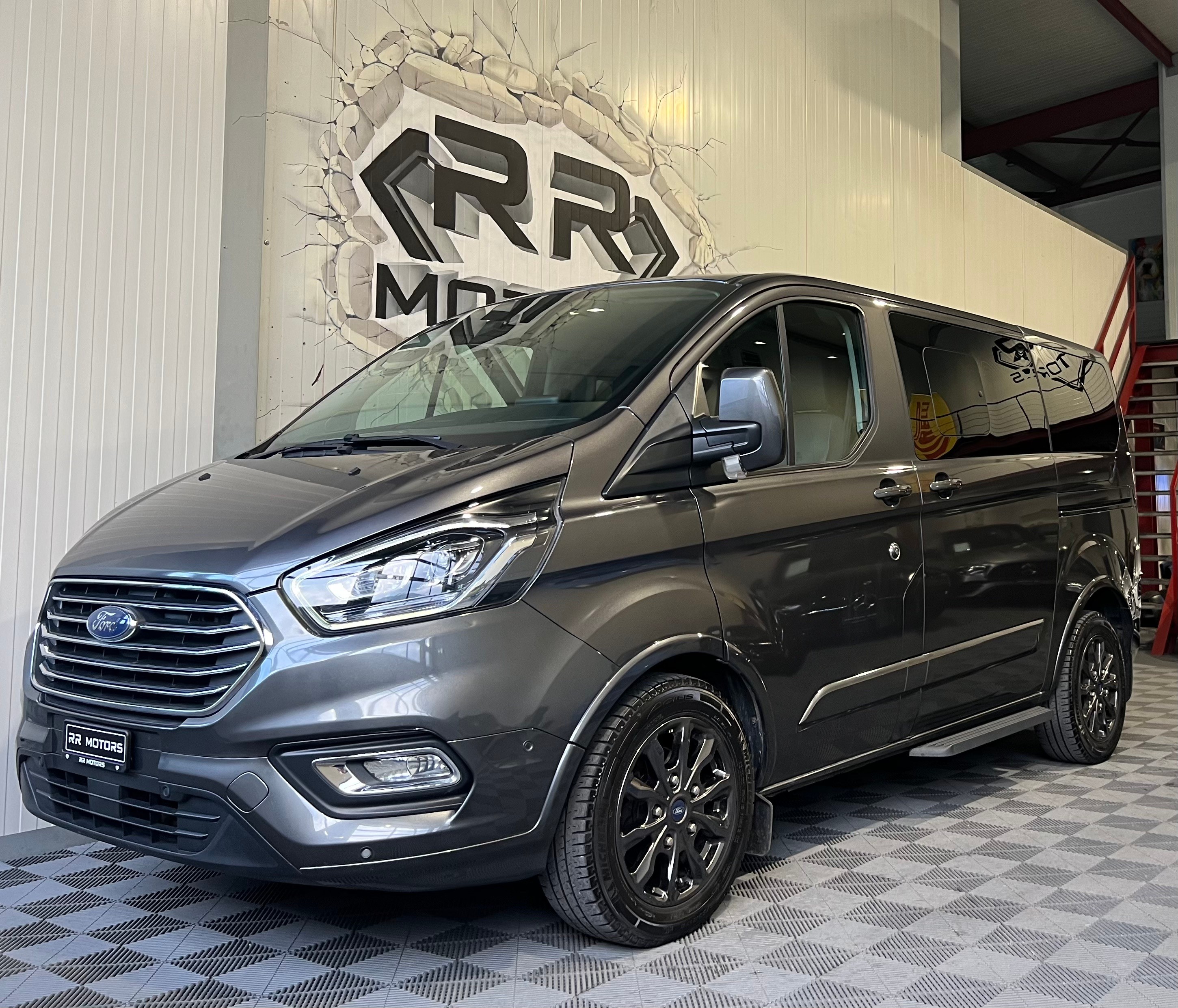 FORD Tourneo Custom 320 L1H1 Titanium X A